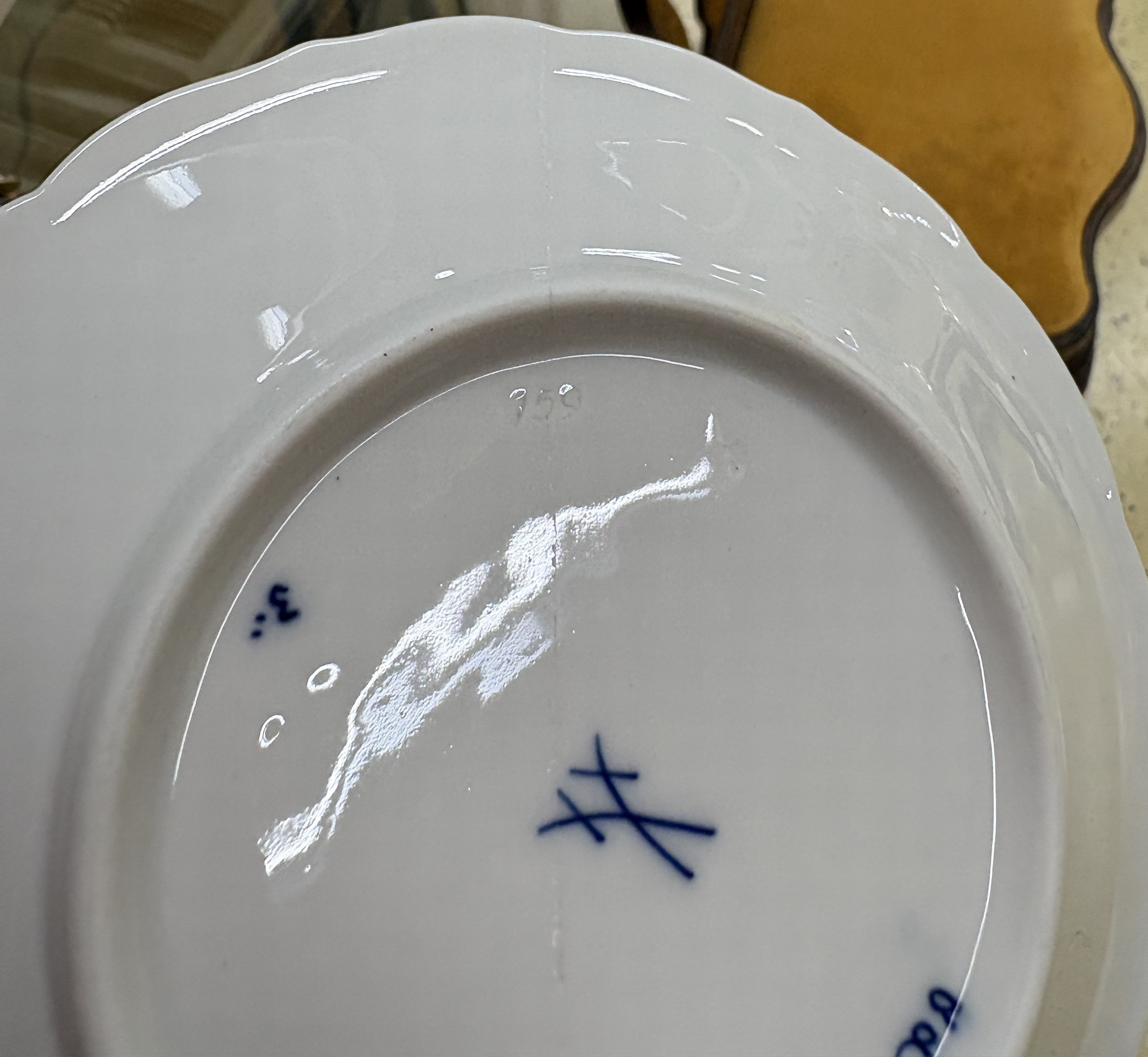 Detail m: Kaffee- und Teeservice, Meissen, 2. Hälfte 20. Jh., Zwiebelmuster, Kaffeekanne, große und kleine Zuckerdose, gr. und kl. Milchkännchen, 1 x best., ...