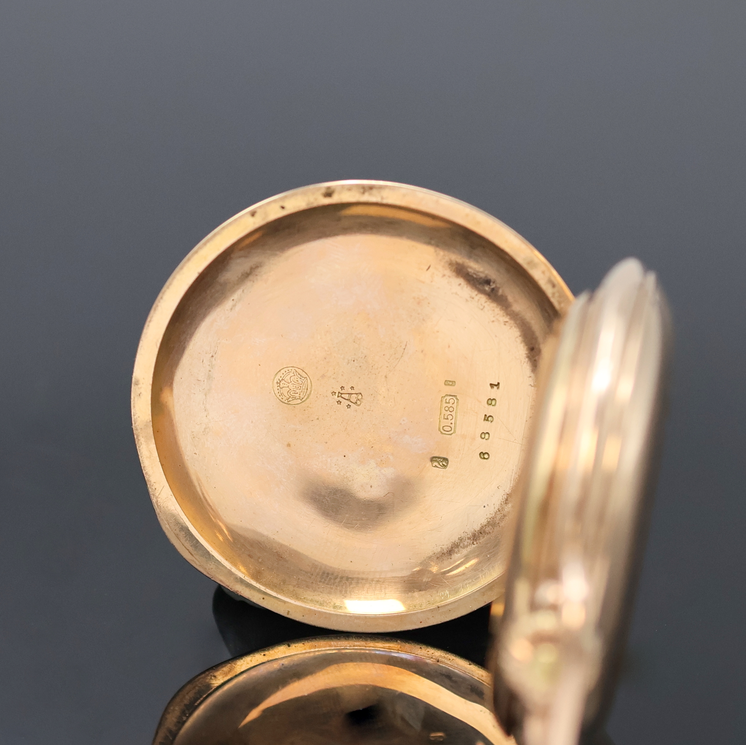 Detail d: GEBRÜDER ELLINGHAUSEN Berlin / UNION GLOCKE Savonette in RG 585/000, Schweiz um 1910, guill. 3-Deckel Goldgeh. ber./dell., 2-tlg.- Emailzifferbl. ...