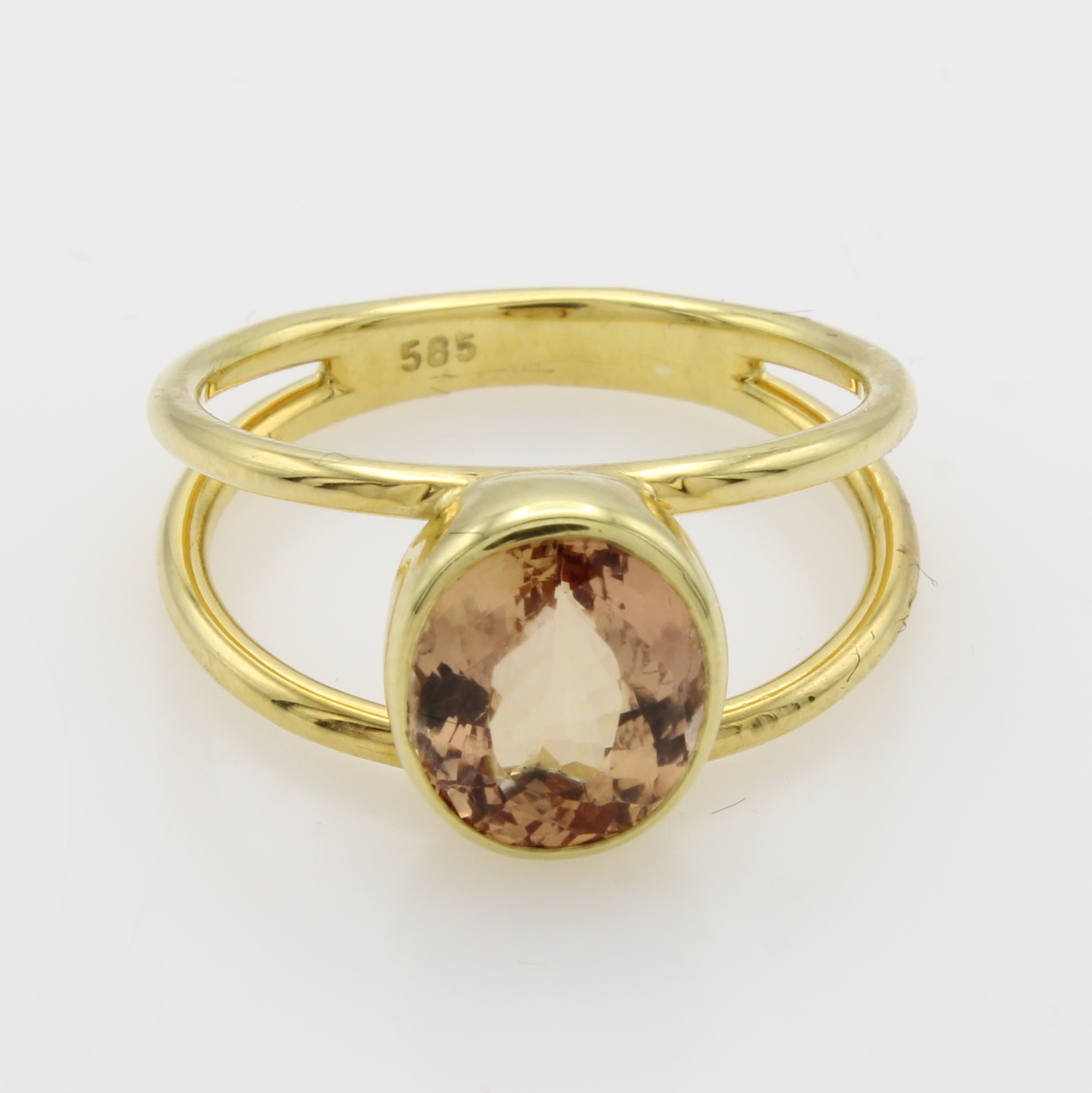 Image 27054959 - Ring mit Topas, GG 585/000, ovaler, rosa- brauner Topas ca. 3.4 ct, 2-rhg. Schiene, RW ...
