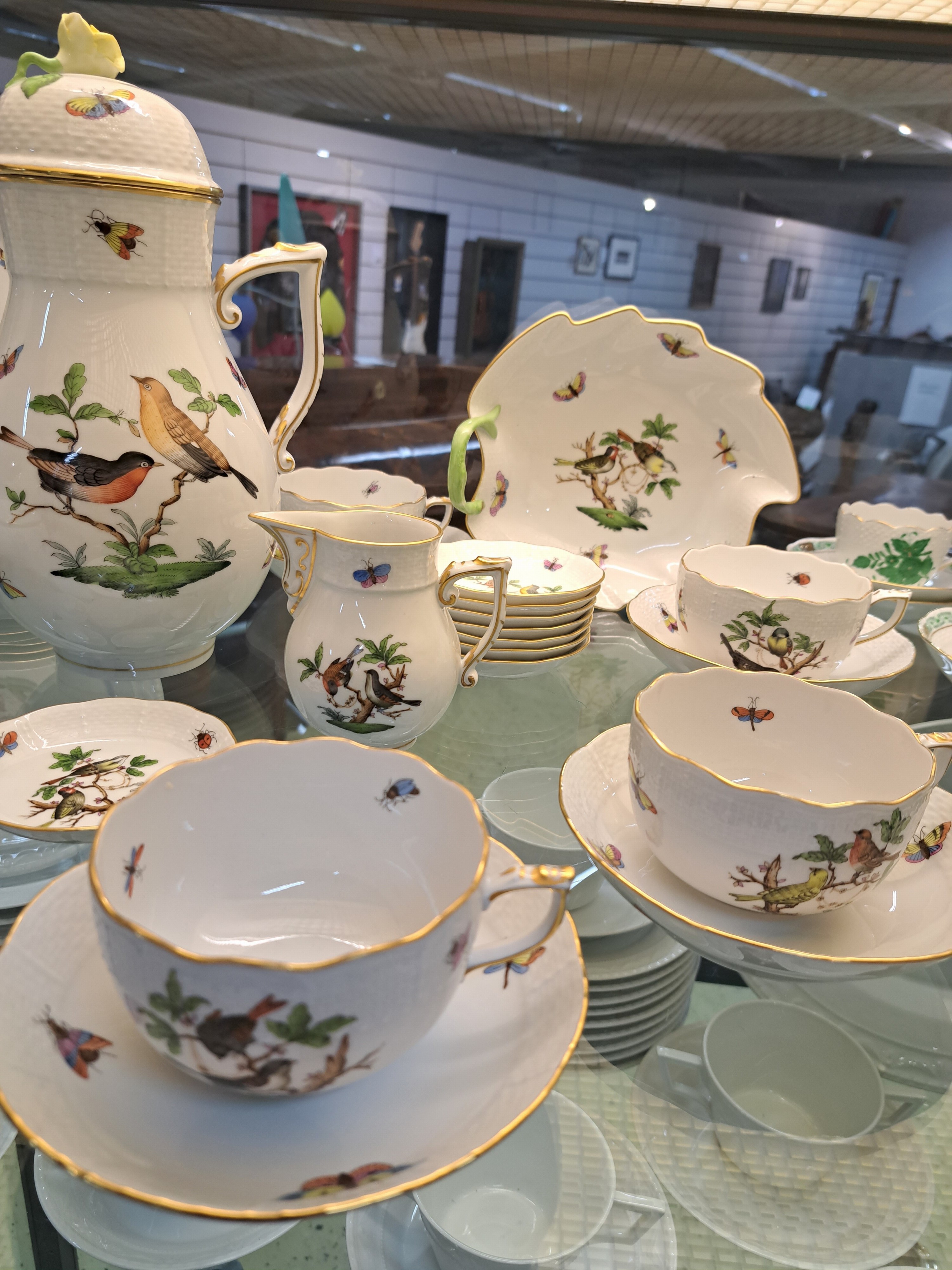 Detail c: Kaffeeservice, Herend, Rothschild, komplett für 6 Personen, Porzellan, handbemalter Vogeldekor, Goldstaffage, Kaffeekanne, Zuckerdose, ...