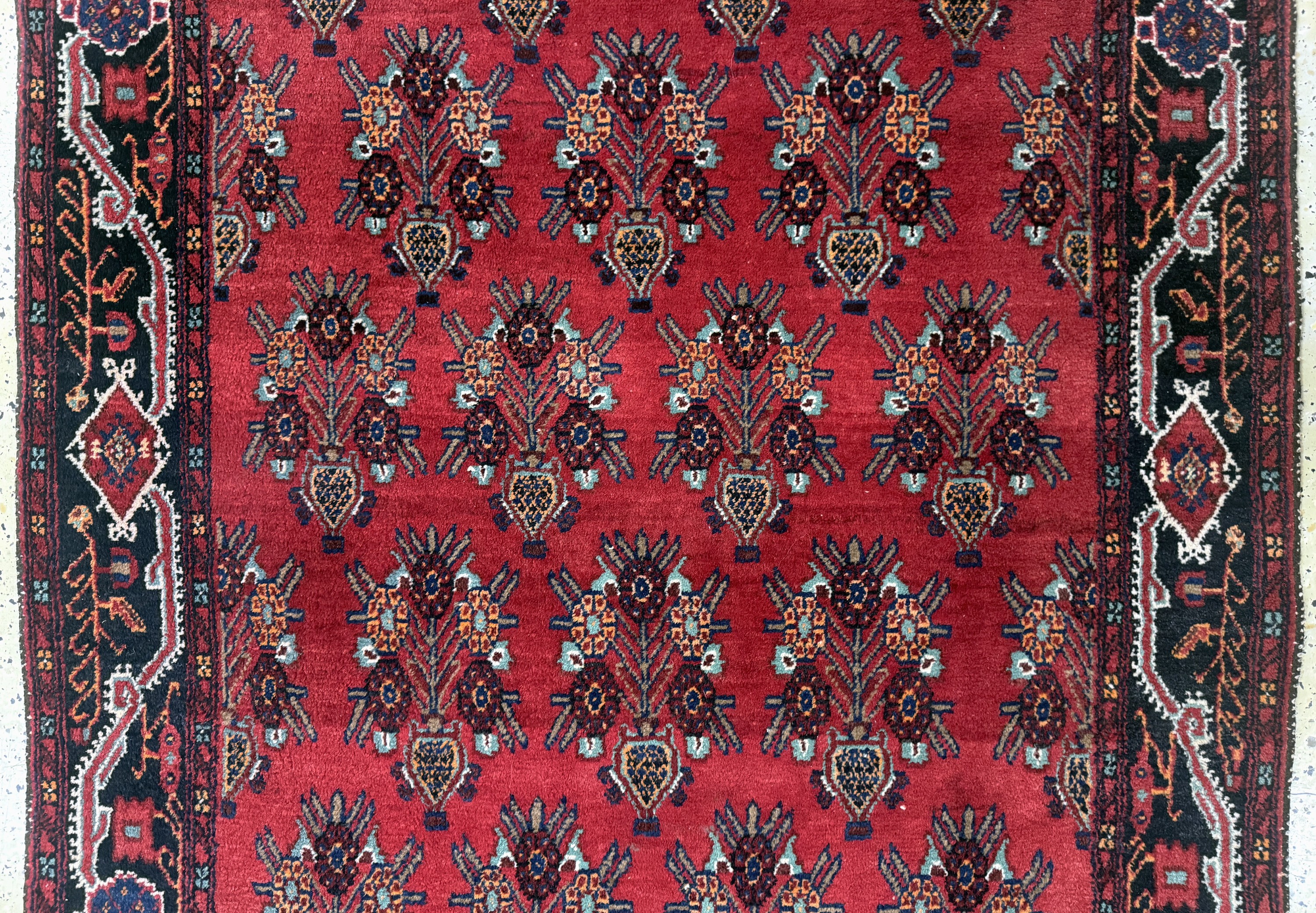 Detail b: Kordi, Persien, Mitte 20.Jhd., Wolle auf Baumwolle, ca. 320 x 125 cm, EHZ: 2