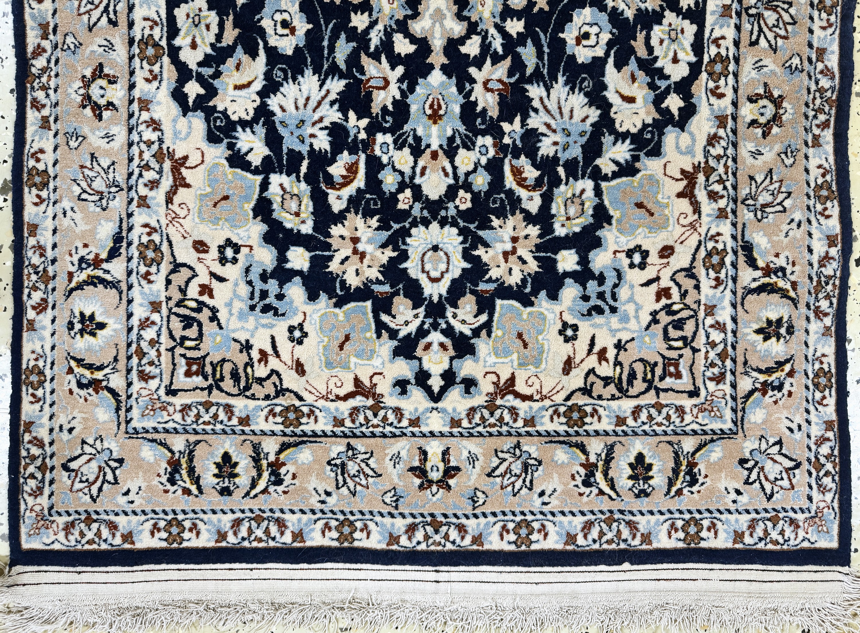 Detail c: Nain"Tudeschk"fein, Persien, Mitte 20.Jhd, Korkwolle mit Seide, ca. 130 x 80 cm, ca. 1,0 Mio. Kn/qm, EHZ: 2