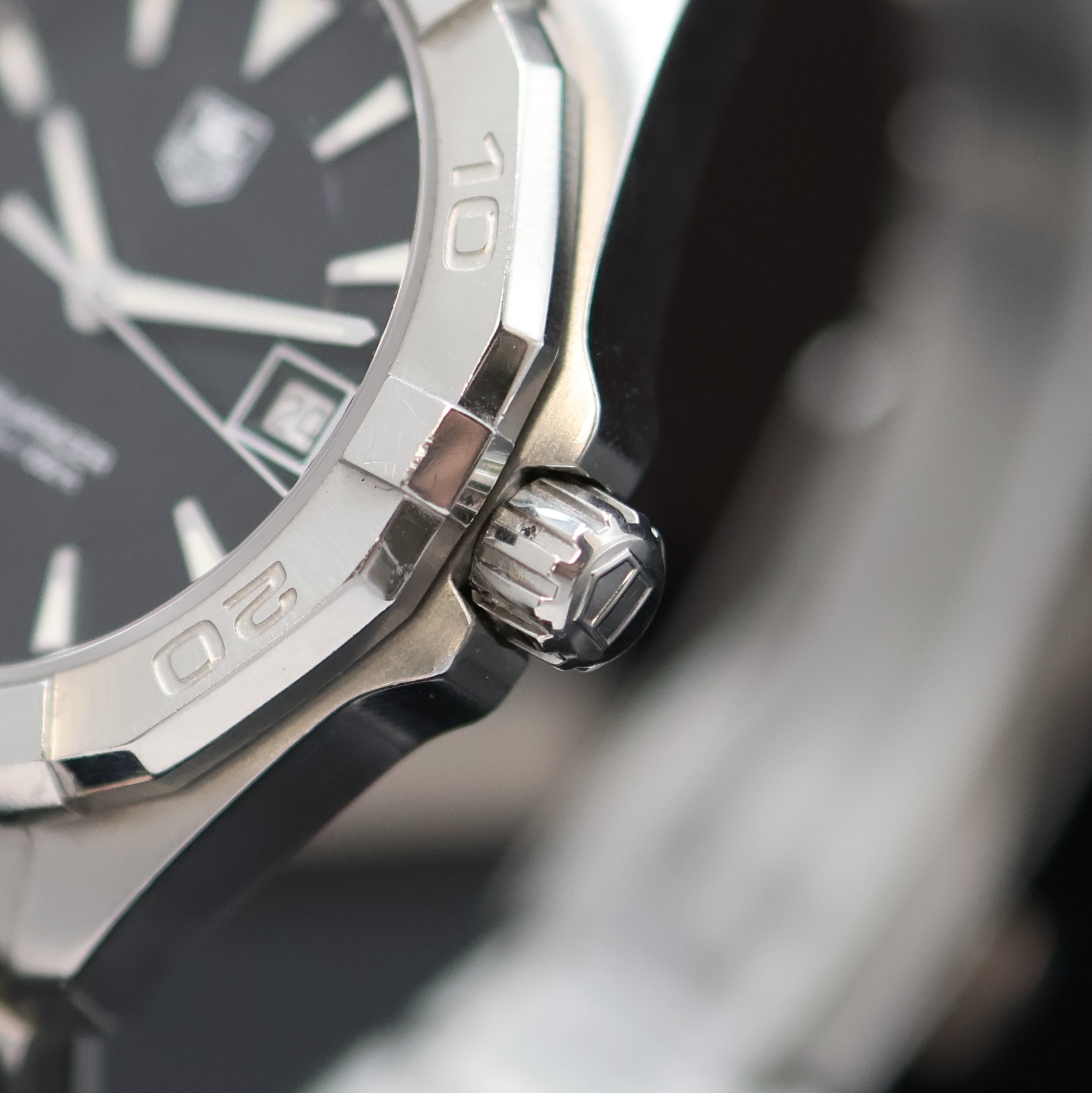 Detail d: TAG HEUER Aquaracer Herrenarmbanduhr Referenz WAY1110, Schweiz verk. lt. beil. Pap. 11/2014, quarz, Edelstahlgeh. inkl. orig. Gliederband m. ...