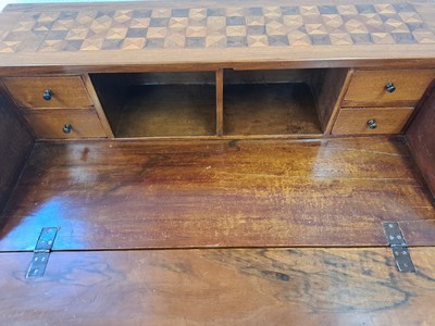 27054901l - Barock Schrägklappensekretär, 1750/60, Nußbaumfurnier, 3 Schubladen auf geschweiften ...