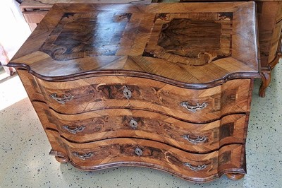 27054902b - Seltene Barock-Kommode, um 1750/60, mit orig. Dokument von der Vermögensverwaltung ...