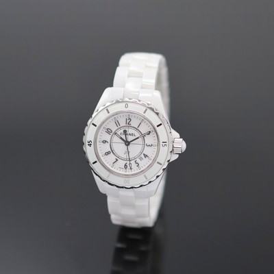 Image CHANEL J12 Damenarmbanduhr, quarz, weißes Keramikgeh. inkl. Gliederband m. dopp. Stahl- ...