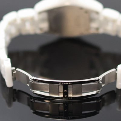 27054922c - CHANEL J12 Damenarmbanduhr, quarz, weißes Keramikgeh. inkl. Gliederband m. dopp. Stahl- ...
