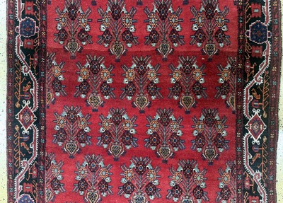 27054988c - Kordi, Persien, Mitte 20.Jhd., Wolle auf Baumwolle, ca. 320 x 125 cm, EHZ: 2 ...