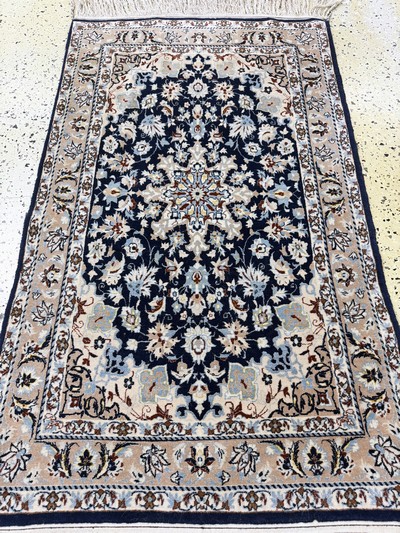 27054991d - Nain´Tudeschk´fein, Persien, Mitte 20.Jhd, Korkwolle mit Seide, ca. 130 x 80 cm, ca. ...