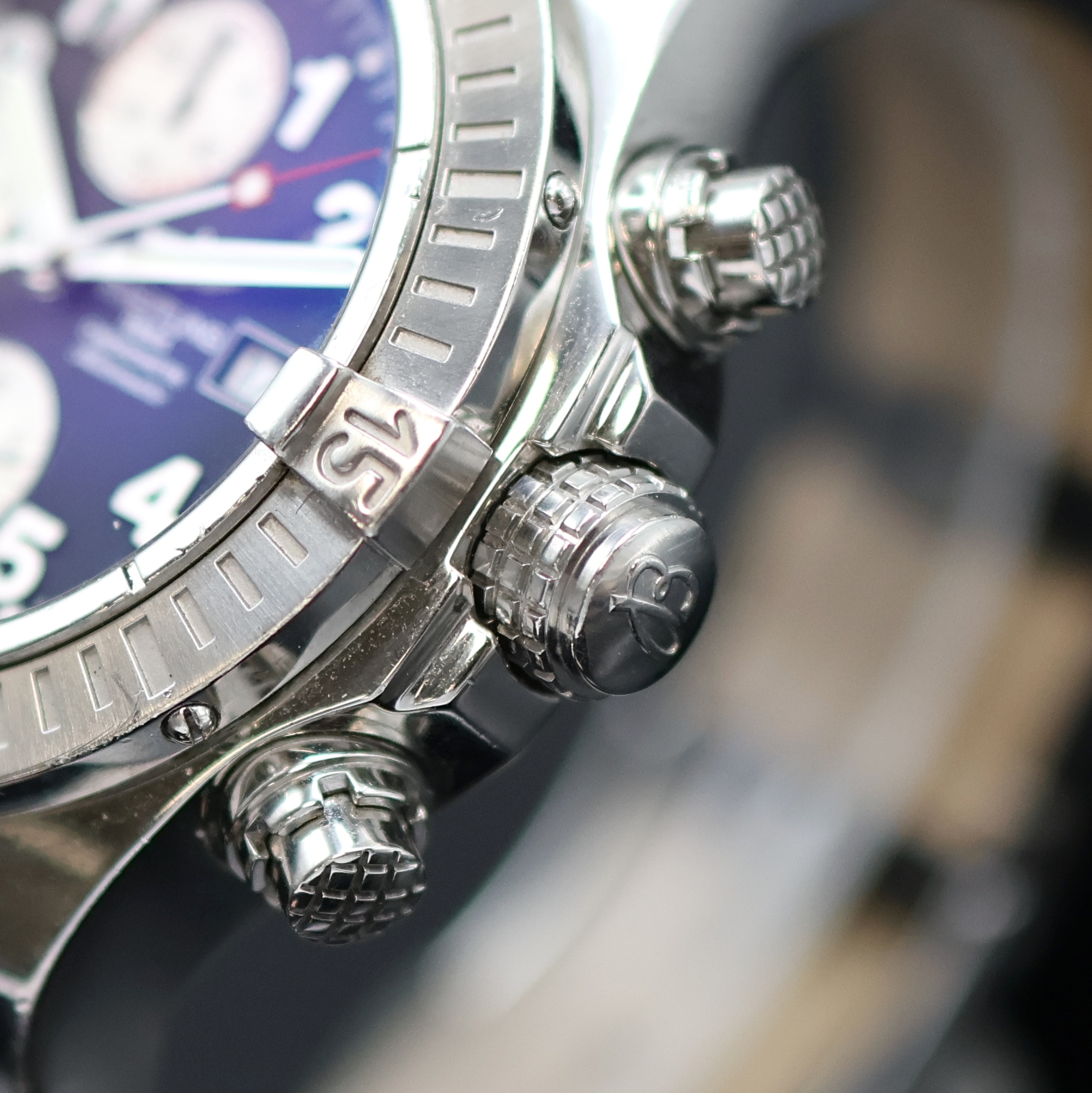 Detail c: BREITLING Chronometer Armbandchronograph Modell Super Avenger Referenz A13370, Schweiz um 2005, Automatik, Edelstahlgeh. inkl. Lederband m. orig. ...