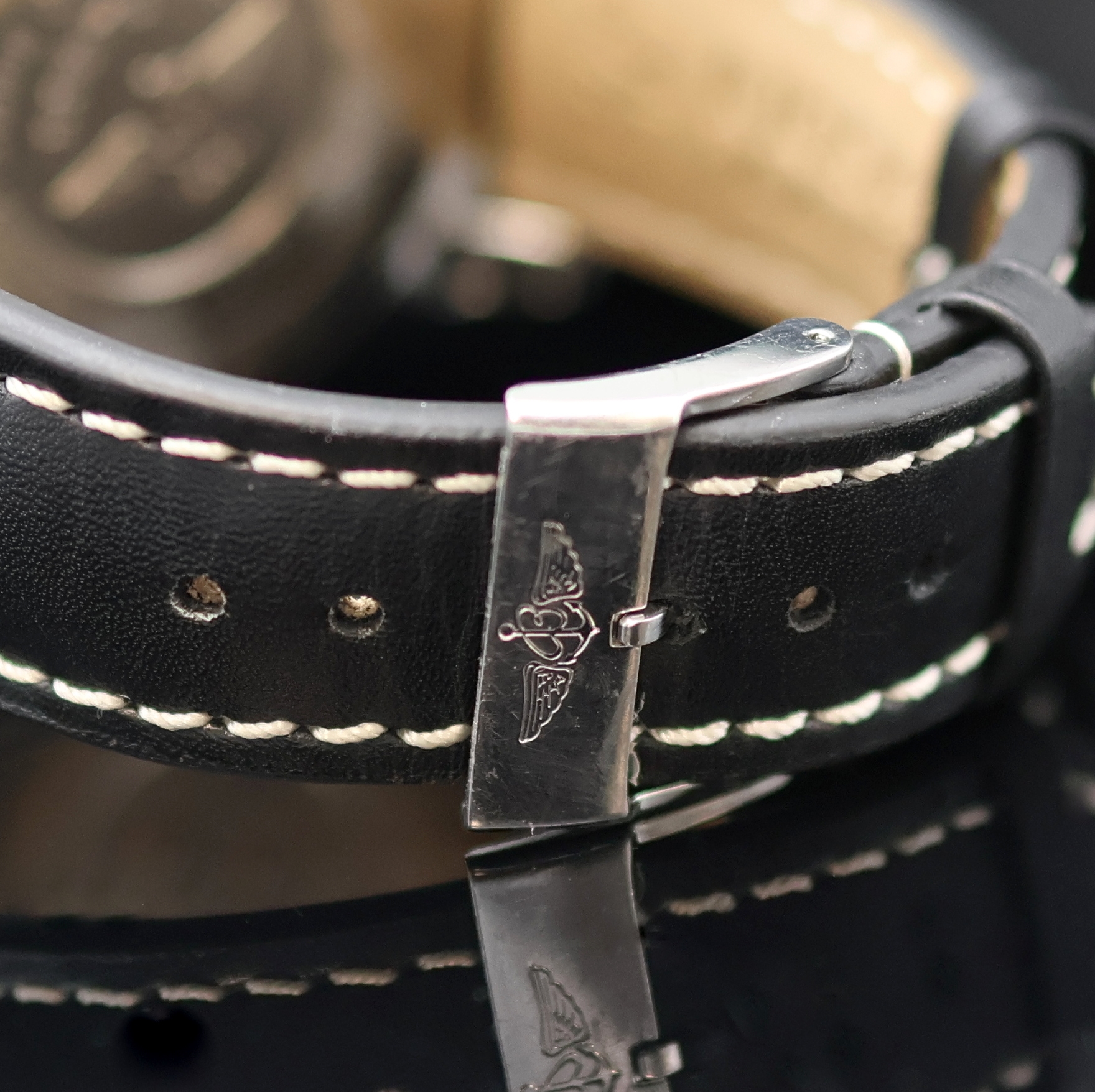 Detail d: BREITLING Chronometer Armbandchronograph Modell Super Avenger Referenz A13370, Schweiz um 2005, Automatik, Edelstahlgeh. inkl. Lederband m. orig. ...