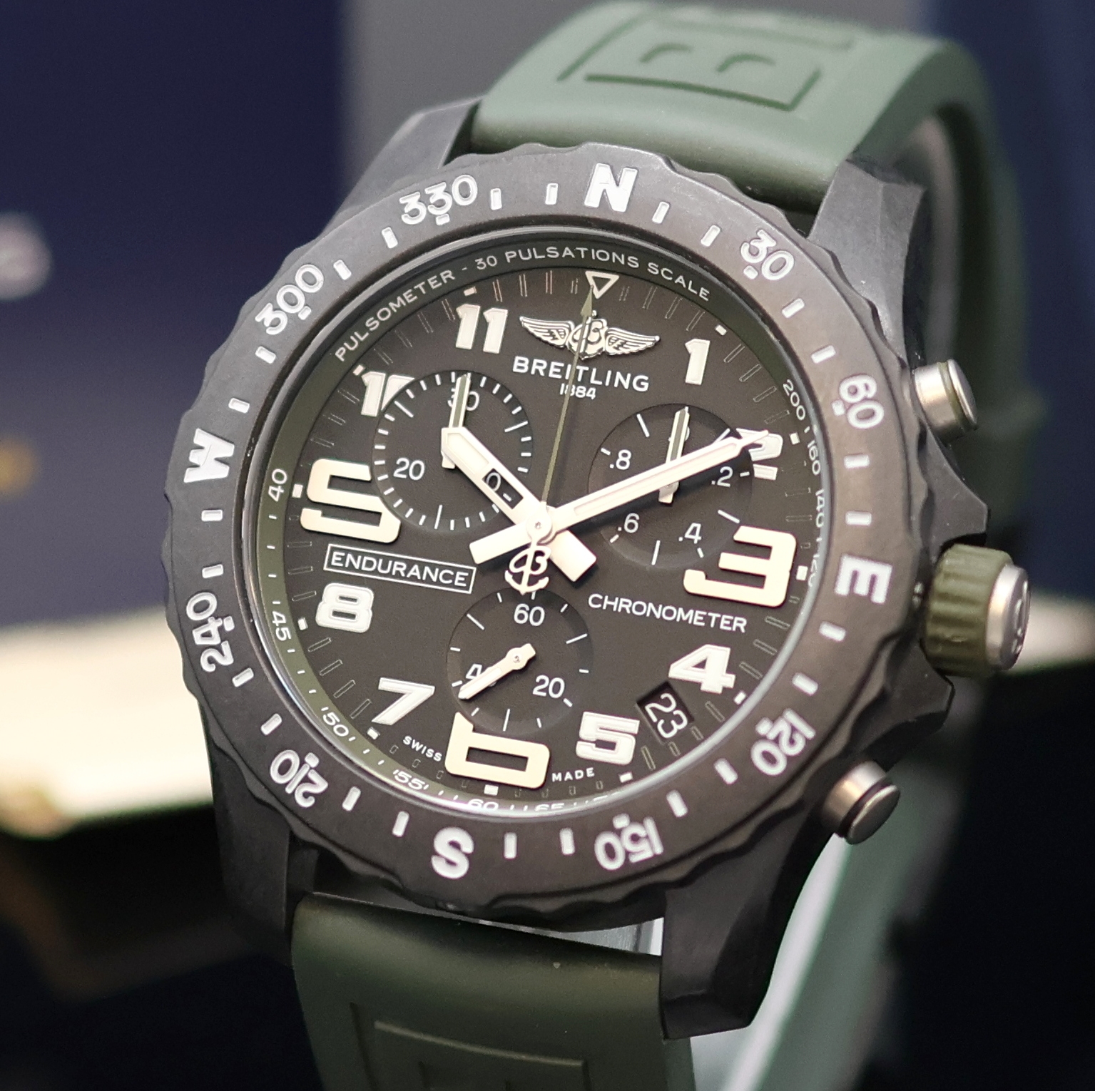 Detail a: BREITLING Endurance Pro Chronometer Armbandchronograph Referenz X82310, Schweiz verk. lt. beil. Pap. 09/2022, quarz, Kunststoffgeh. inkl. orig. ...
