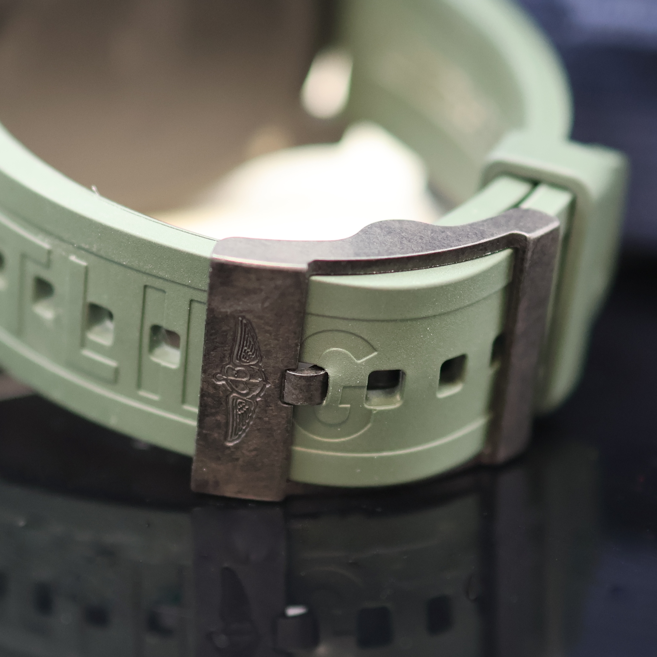 Detail d: BREITLING Endurance Pro Chronometer Armbandchronograph Referenz X82310, Schweiz verk. lt. beil. Pap. 09/2022, quarz, Kunststoffgeh. inkl. orig. ...