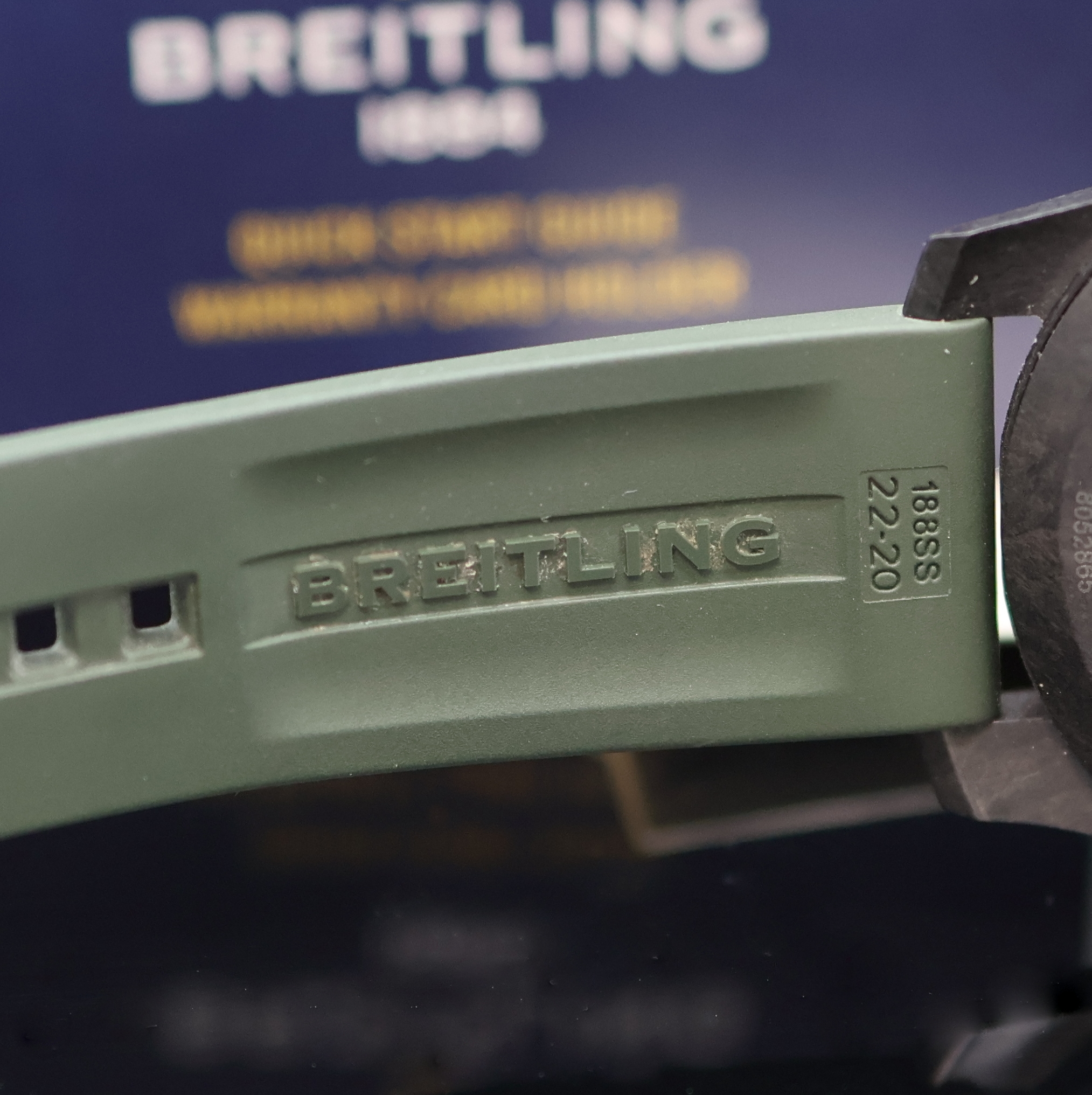 Detail e: BREITLING Endurance Pro Chronometer Armbandchronograph Referenz X82310, Schweiz verk. lt. beil. Pap. 09/2022, quarz, Kunststoffgeh. inkl. orig. ...