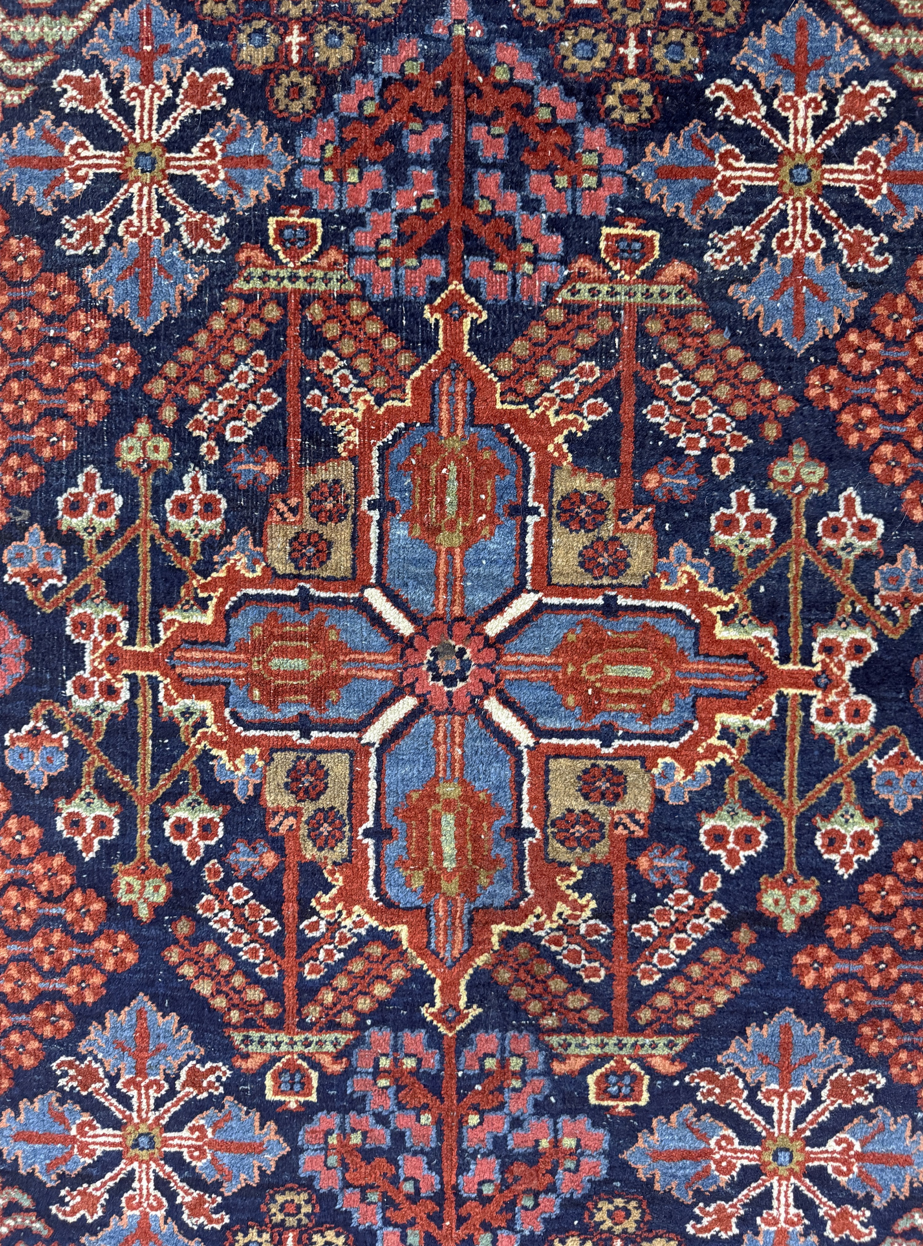 Detail d: Wiss alt, Persien, Mitte 20.Jhd, Wolle auf Baumwolle, ca. 203 x 133 cm, EHZ: 3