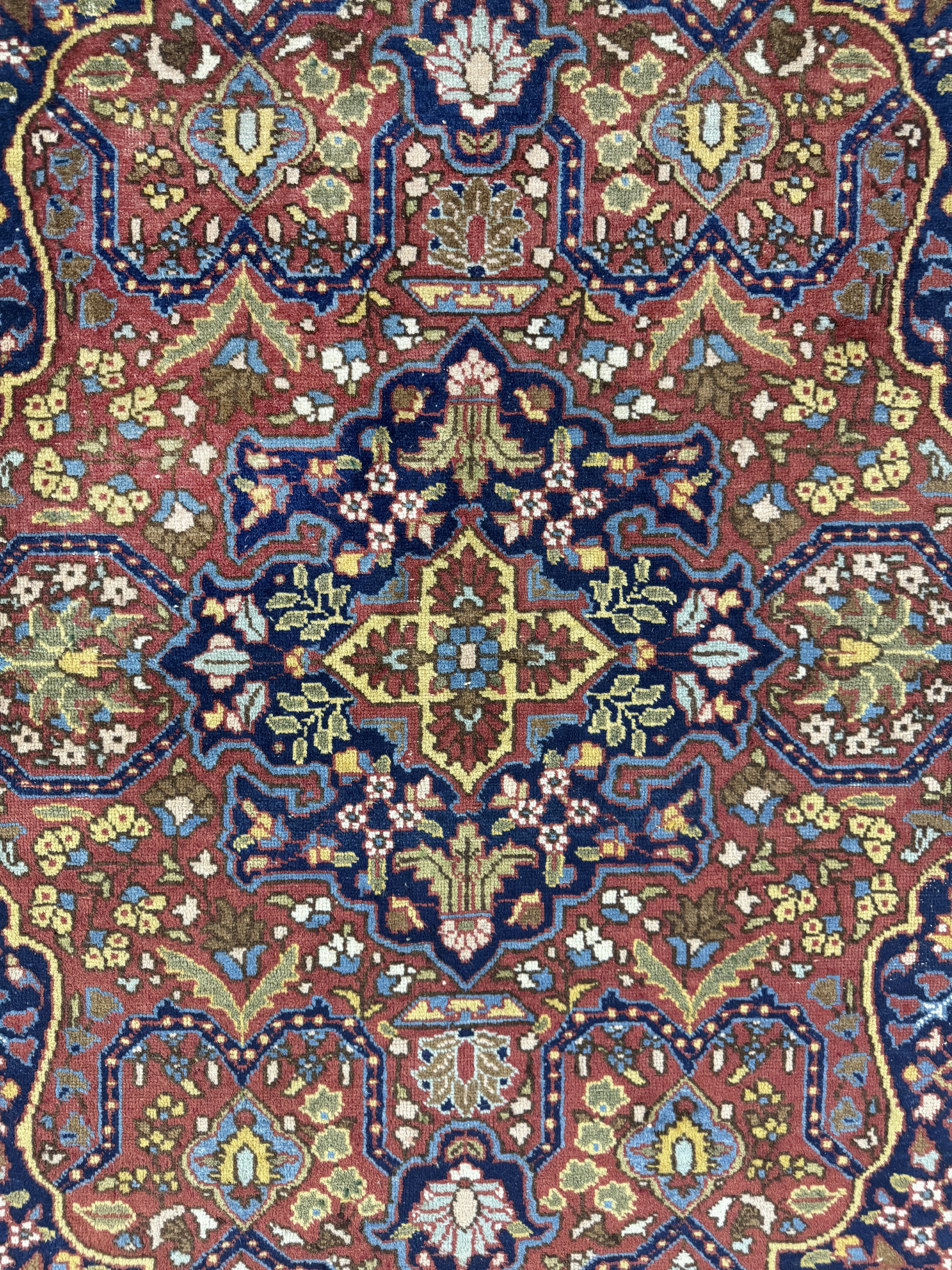 Detail d: Täbriz alt, Persien, Anfang 20.Jhd, Wolle auf Baumwolle, ca. 193 x 137 cm, EHZ: 2-3