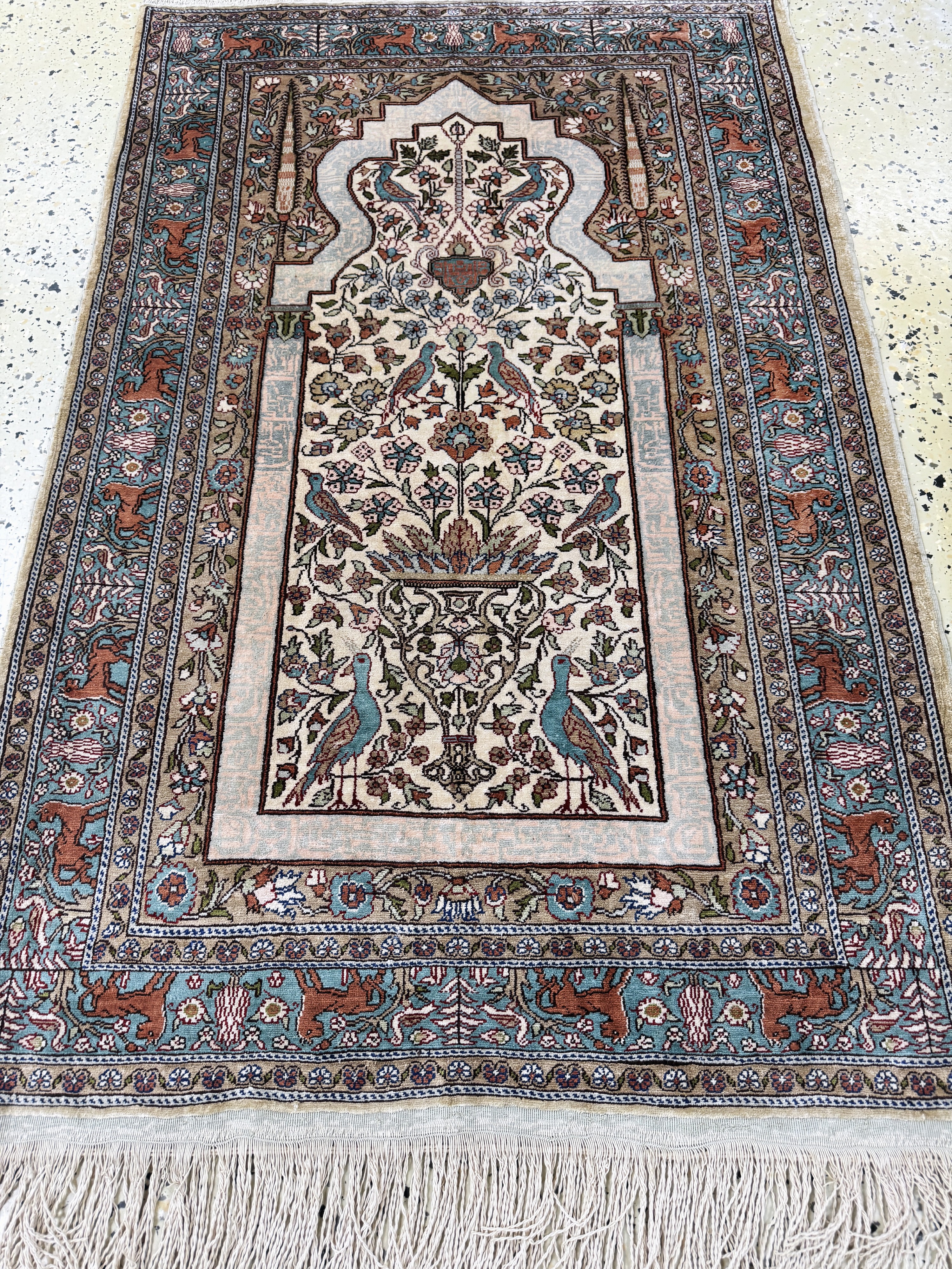 Detail e: Seiden Kayseri, Türkei, Mitte 20.Jhd, reineNaturseide, ca. 123 x 80 cm, EHZ: 1-2