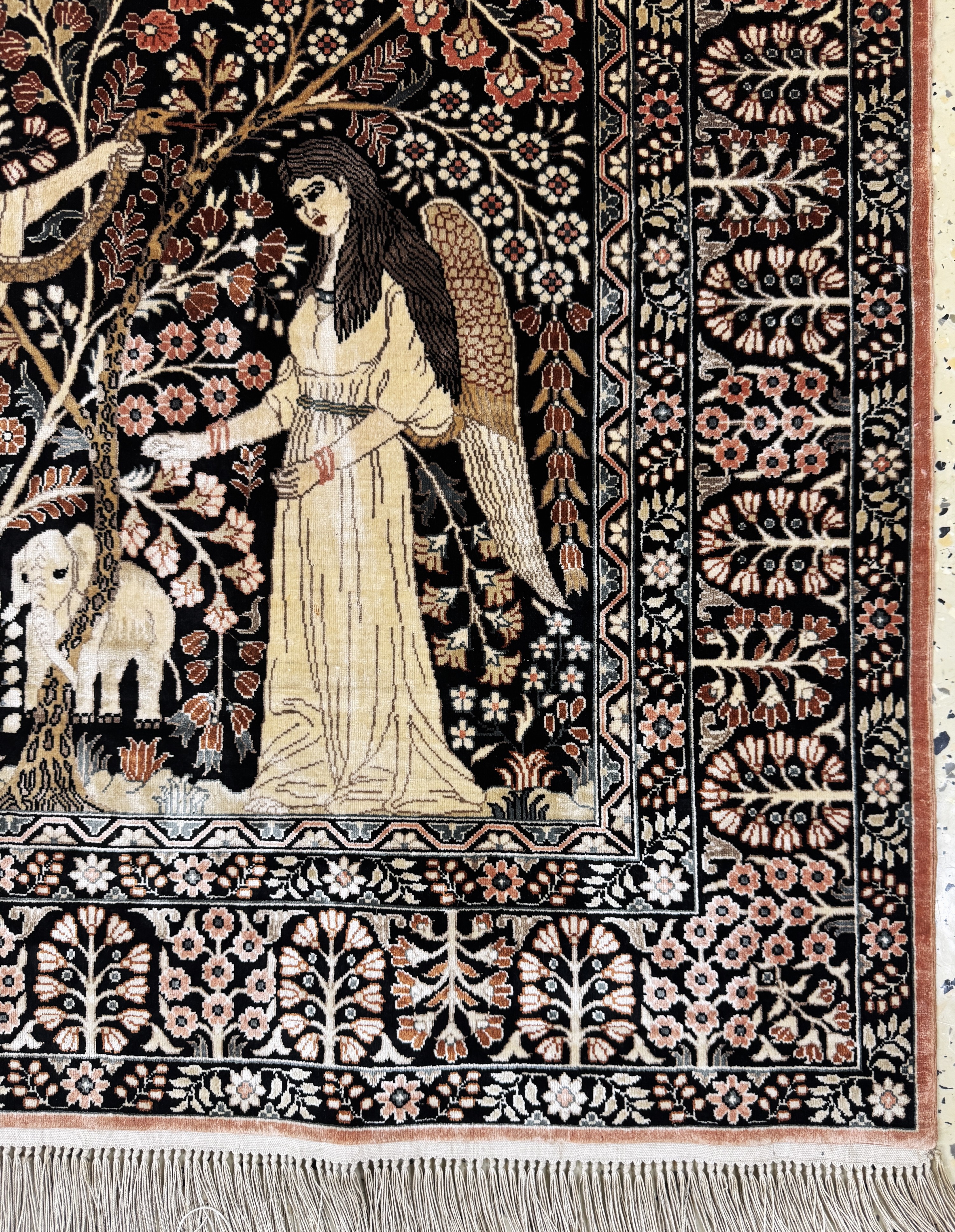 Detail b: Hereke Seide fein, China, Ende 20.Jhd, reine Naturseide, ca. 124 x 80 cm, ca. 1,0 Mio. Kn/qm, EHZ: 1-2