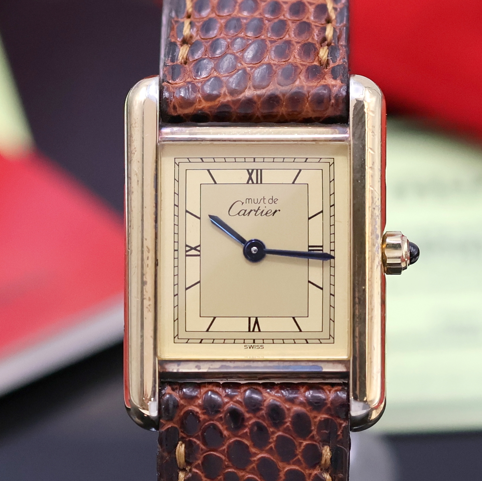 Detail b: CARTIER Tank Damenarmbanduhr Referenz 3 66001, Schweiz verk. lt. beil. Garantie 06/1983, quarz, vergoldetes Silbergeh. inkl. orig. Lederband m. verg. ...