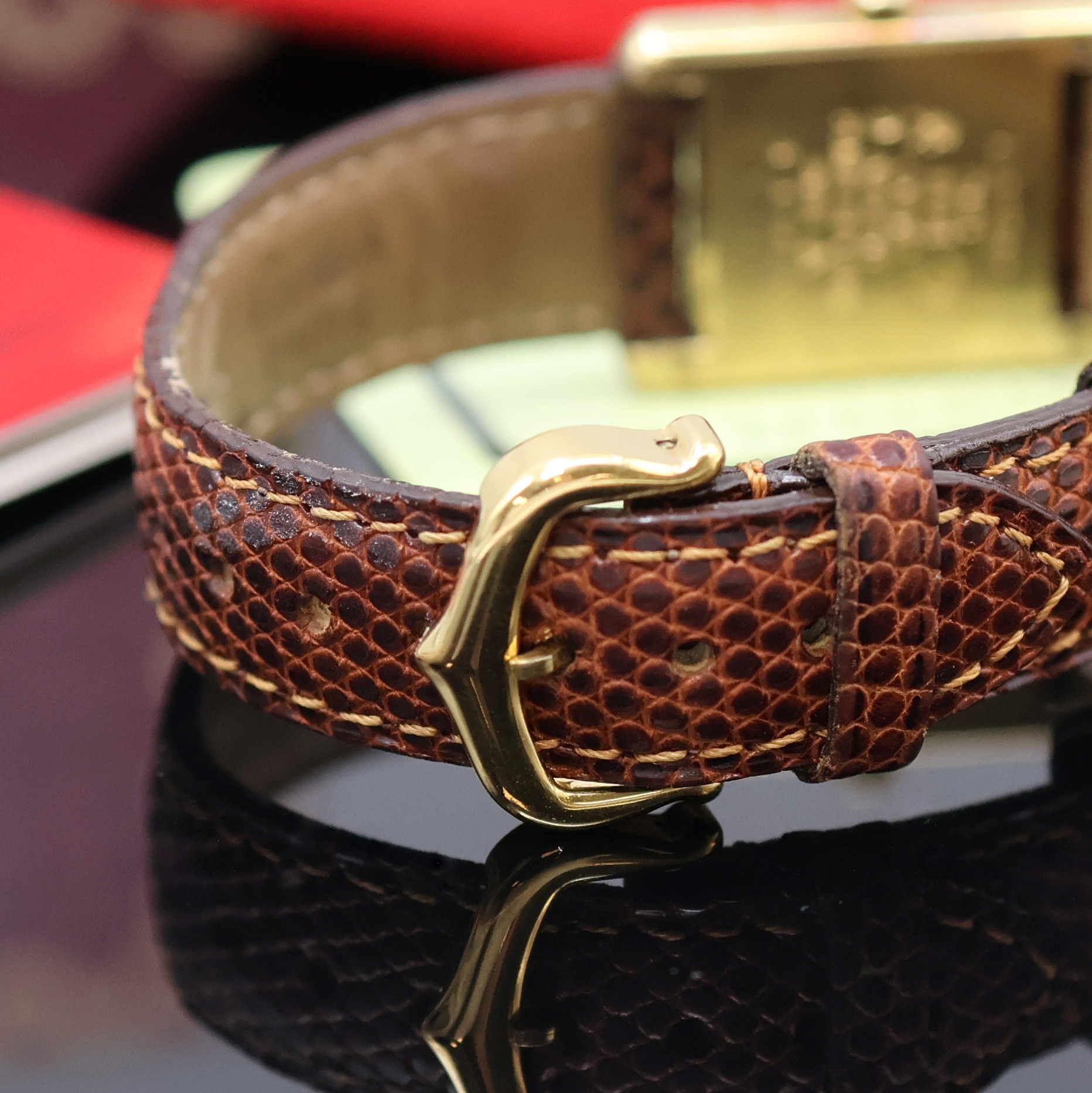Detail d: CARTIER Tank Damenarmbanduhr Referenz 3 66001, Schweiz verk. lt. beil. Garantie 06/1983, quarz, vergoldetes Silbergeh. inkl. orig. Lederband m. verg. ...
