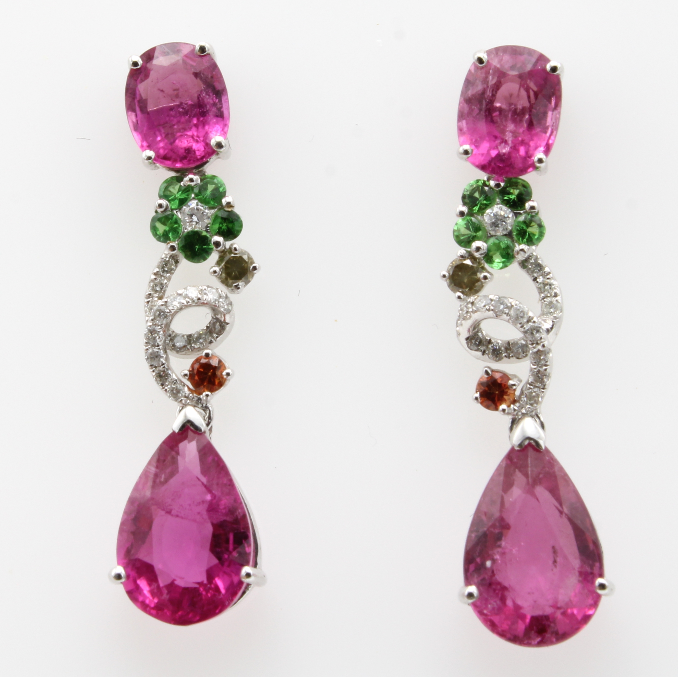 Image 27055037 - Paar Ohrstecker mit Farbsteinen und Brillanten, WG 750/000, 4 pinkf. Turmaline zus. ca. ...