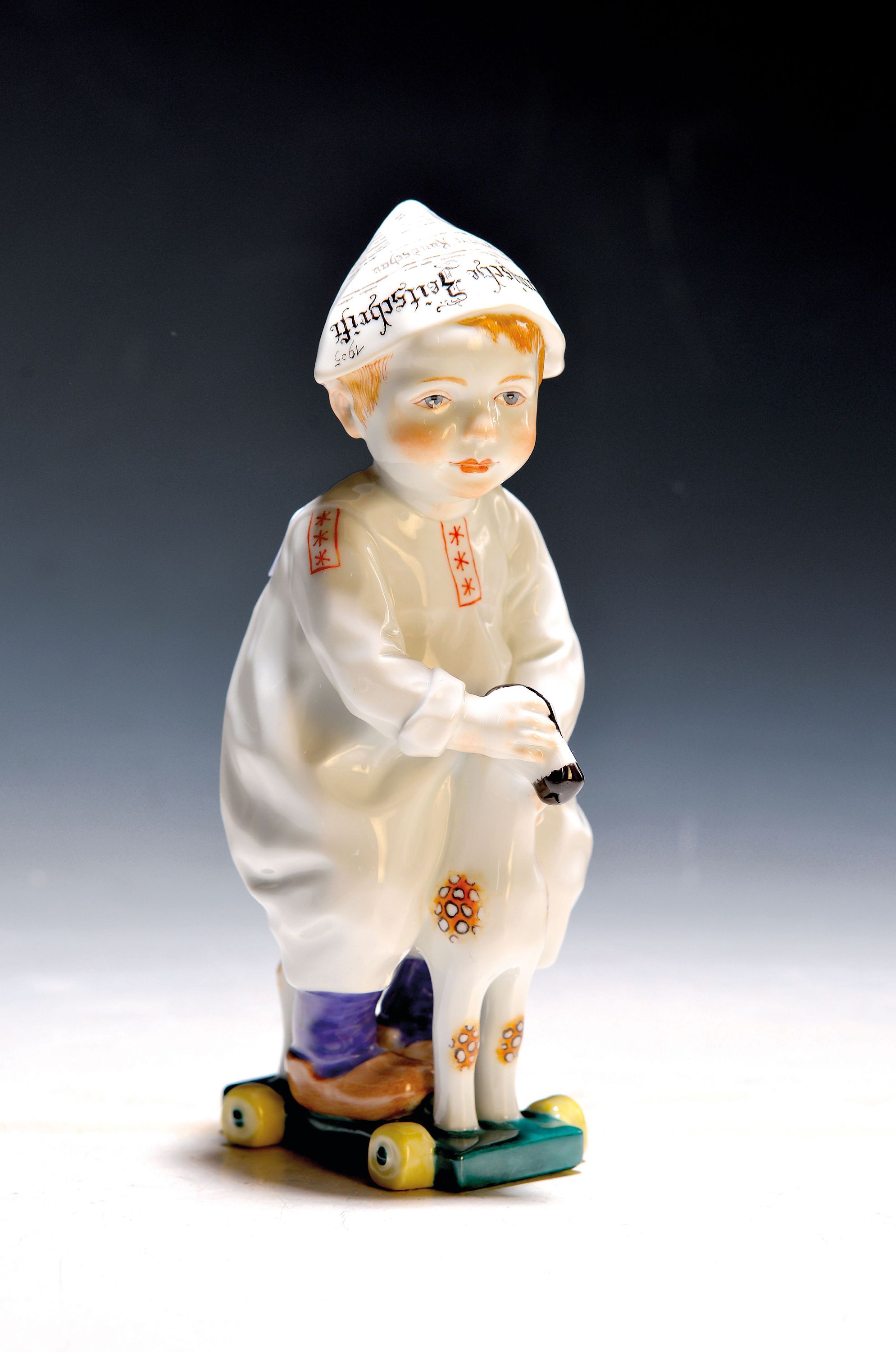 Image 27055048 - Sog. Hentschelkind, Knabe mit Zeitungsmütze auf Holzpferd reitend, Meissen, Entw. Konrad ...