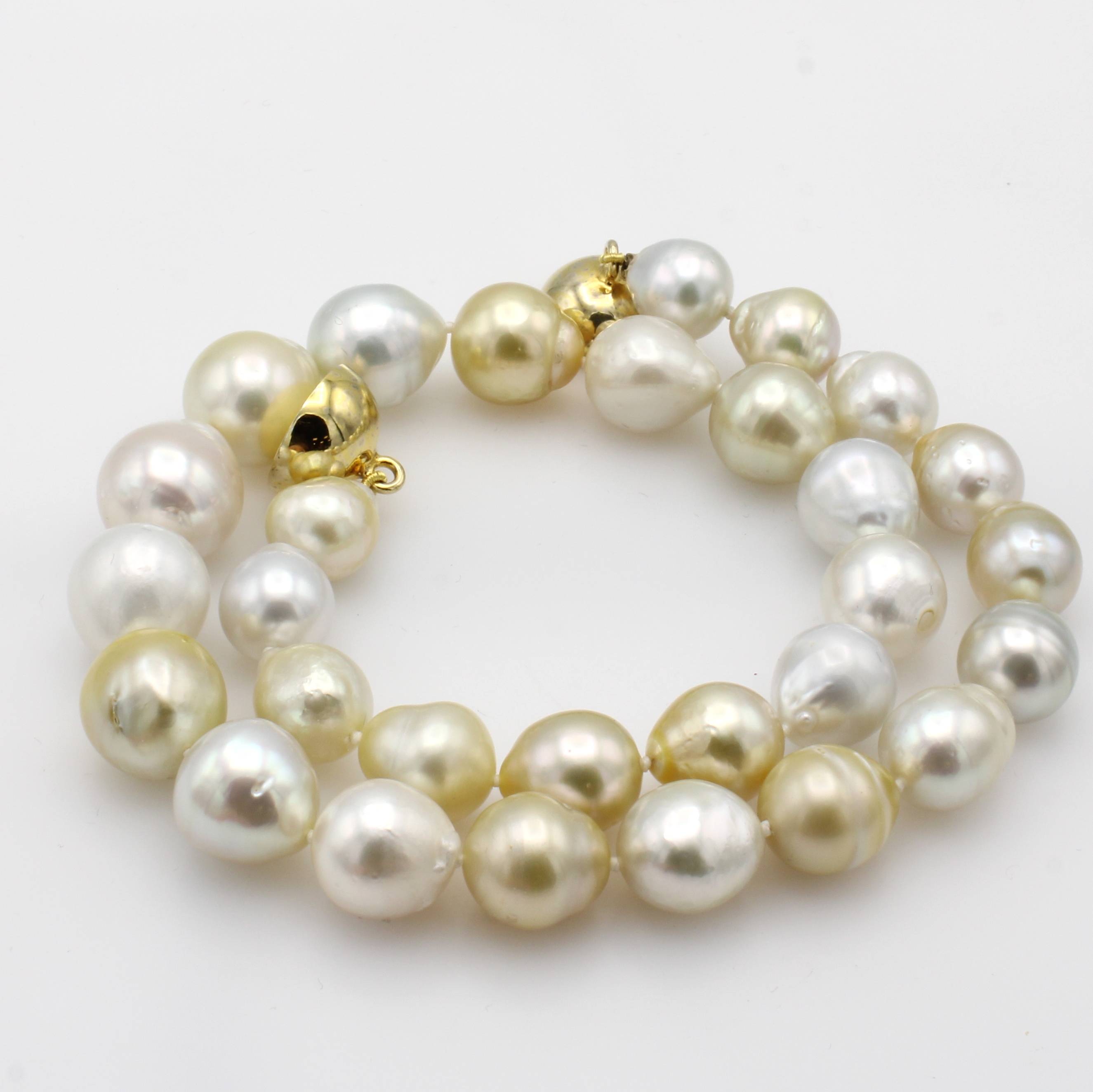 Image 27055054 - Südseezuchtperlenkette, Magnetschl. 925er Silber verg., 29 weiße-silbergraue u. hell- ...