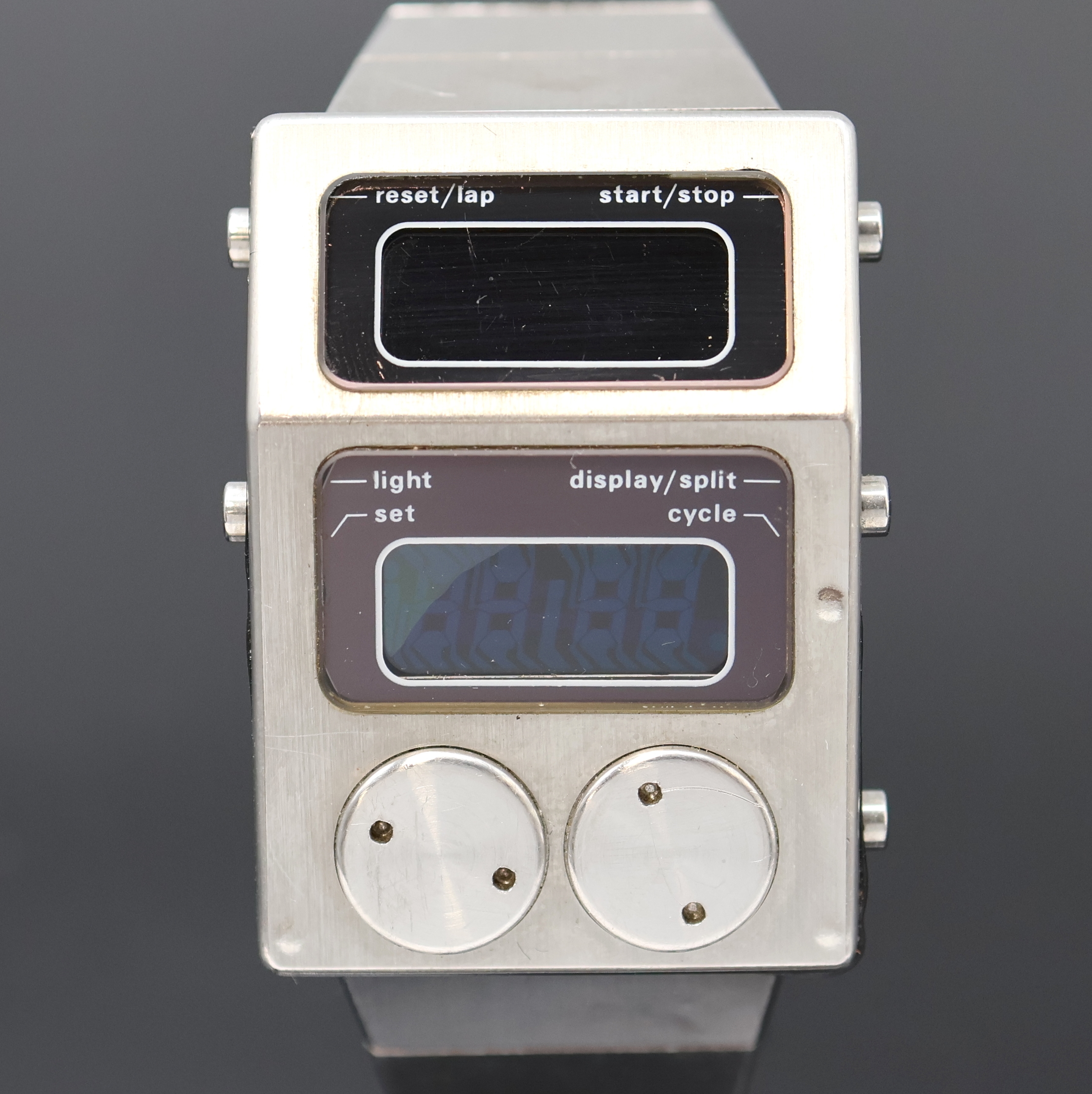 Detail a: HEUER / FORD RS Split-Lap-Unit 77 seltene Herrenarmbanduhr Referenz 9.053.208, Schweiz um 1975, pultförmiges Edelstahlgeh. inkl. orig. Gliederband ...