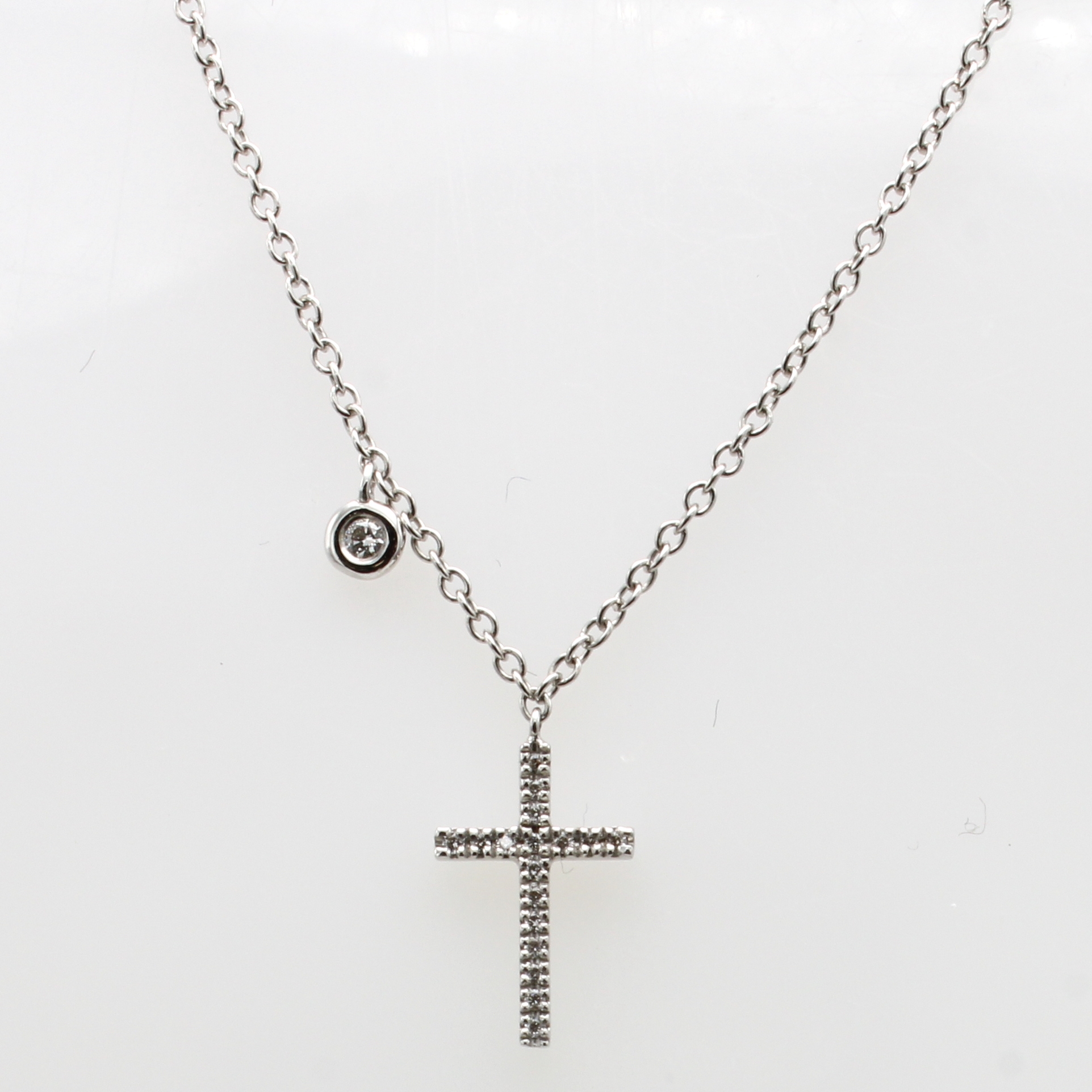 Image 27055085 - Collier mit Kreuz- u. Brillantabhängung, WG WG 750/000, Brill. zus. ca. 0.06 ct ...