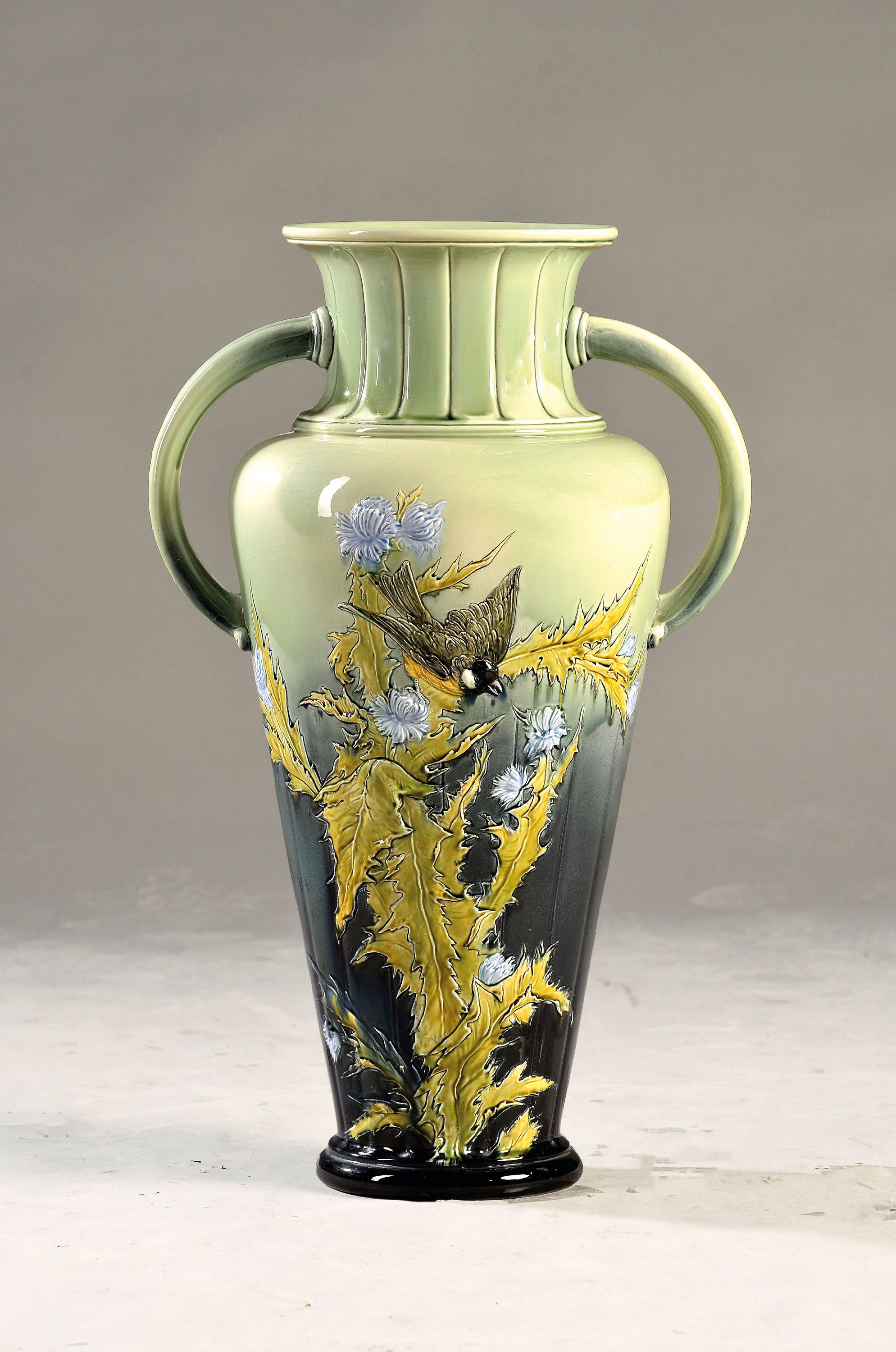 Image 27055097 - Große Bodenvase, deutsch, um 1900-1910, Jugendstil, Feinsteingut, geritzter und ...
