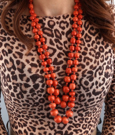 27055012b - Korallen-Collier mit 14 kt Gold Kugelschließe, GG 585/000, 2-rhg., Korallen-Tonnen im ...