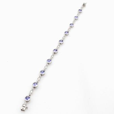 27055027a - Armband mit Brillanten und Tansaniten, WG 750/000, 10 ovale Tansanite zus. ca. 2.80 ct, ...