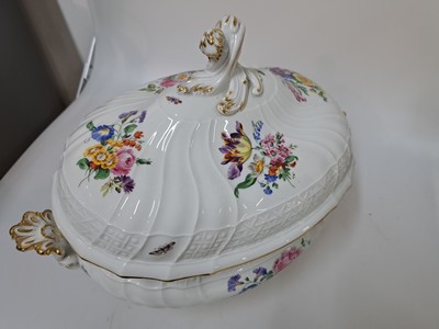 27055059d - Große Deckelterrine, Meissen, Pfeifferzeit, 2. Wahl, Porzellan, farbig- und ...