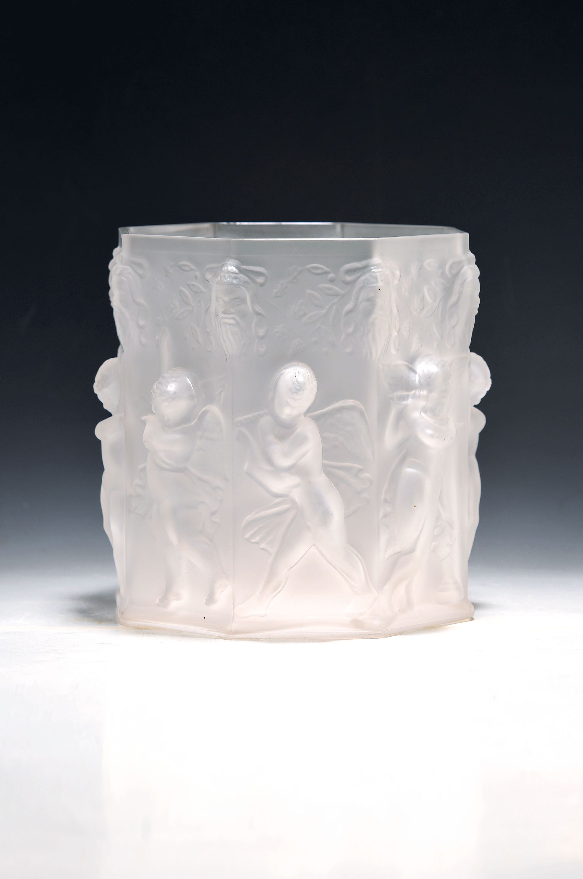 Image 27055131 - Glasvase mit bacchantischem Reigen, Curt Schlevogt, Gablonz, 1920/30er-Jahre, farbloses ...