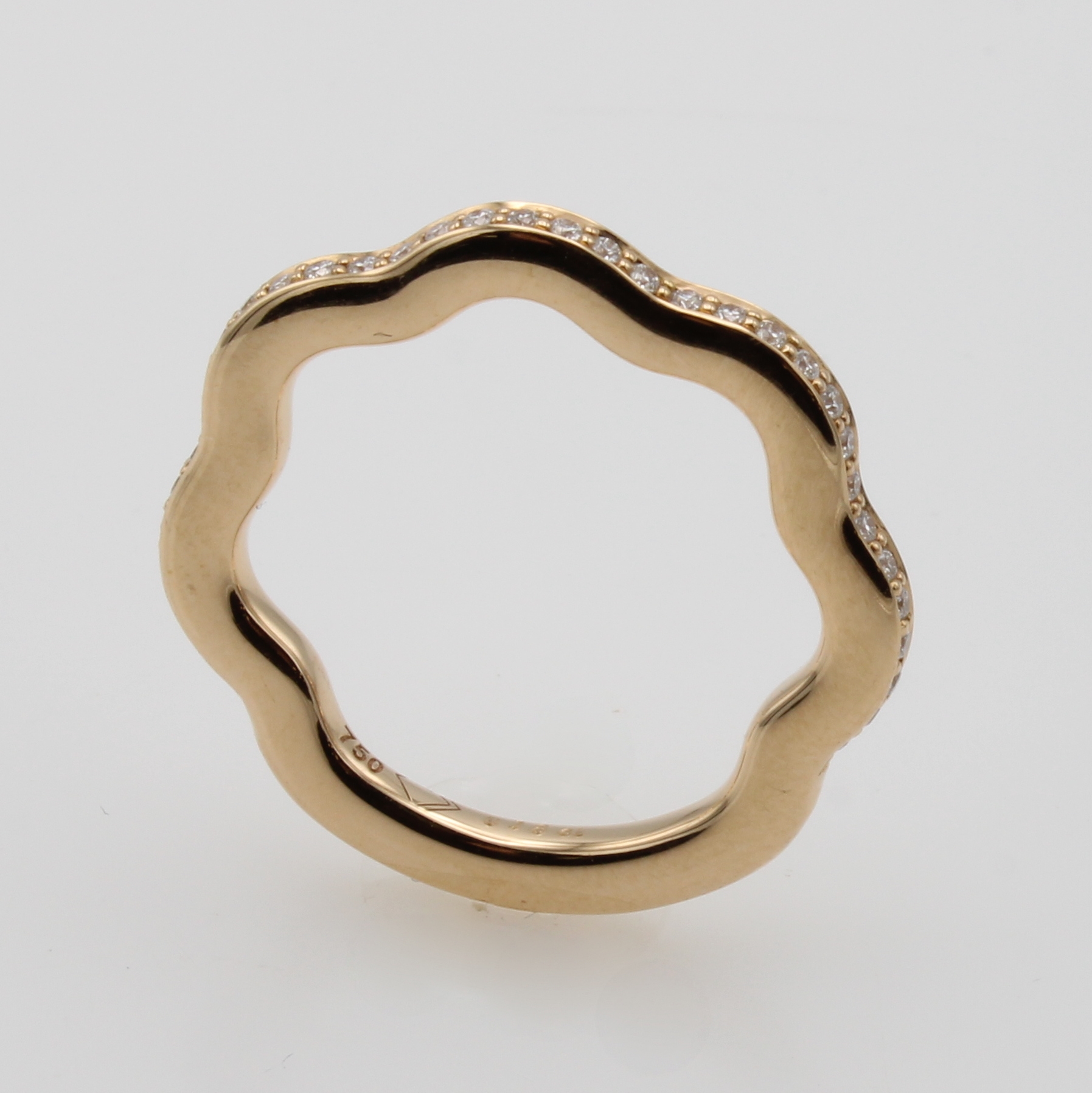 Image 27055139 - Ring mit Brillanten, RG 750/000, 35 Brill. zus. ca. 0.16 ct Weiß/si in Wellenform, RW ...