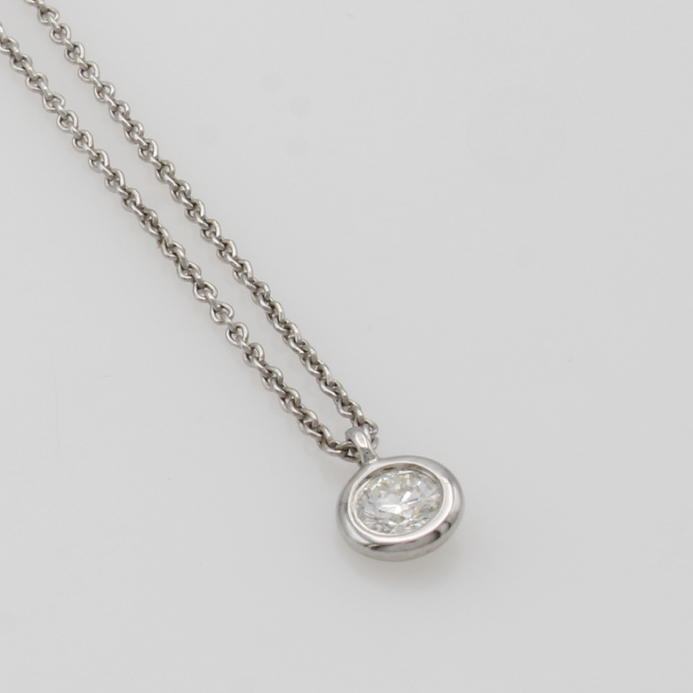 Image 27055147 - Anhänger mit Brillantsolitär an Kette, WG 750/000, Brill. ca. 0.20 ct Weiß/si, L. ca. ...