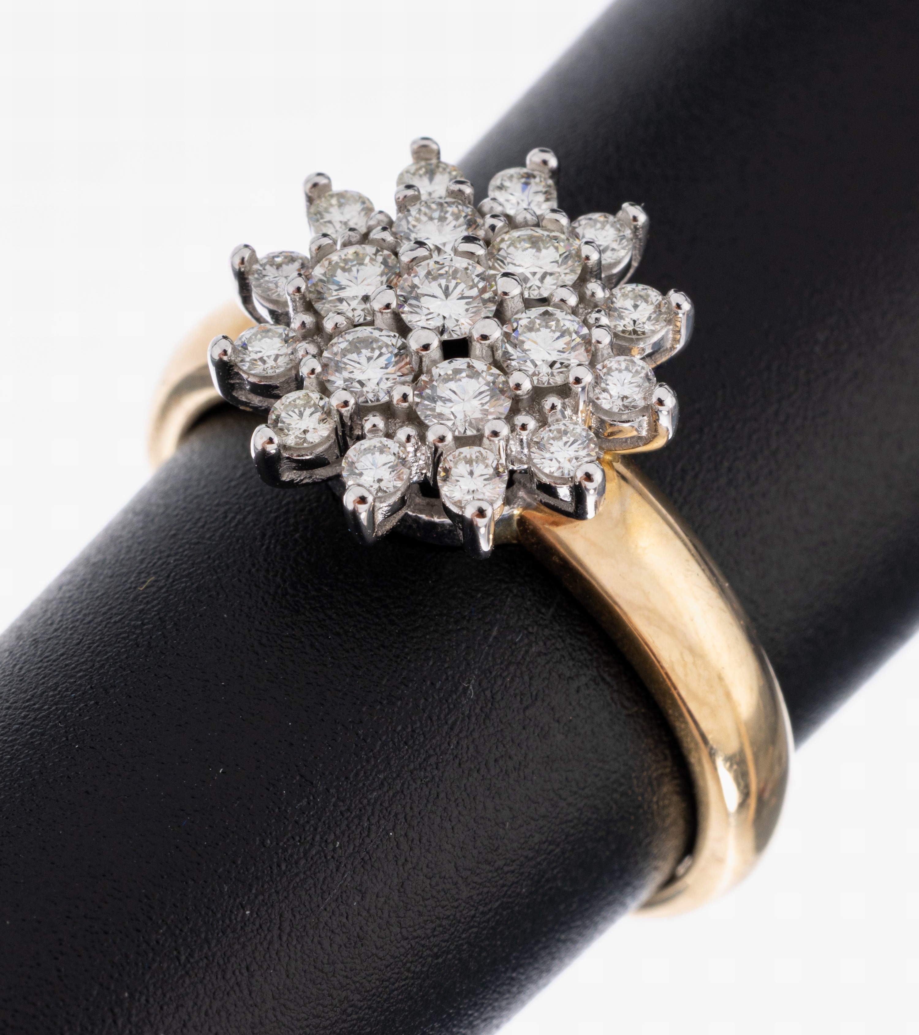 Image 27055174 - 14 kt Gold Brillant-Ring, GG/WG 585/000, blütenf. Ringkopf mit Brillanten in mehreren ...
