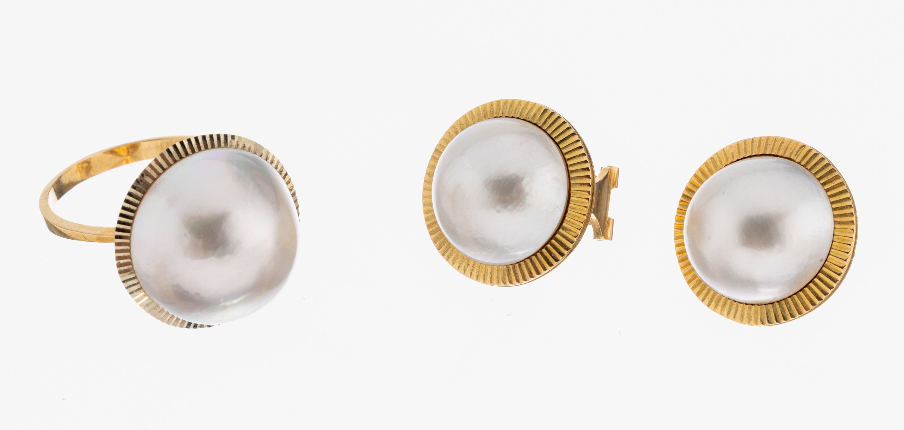 Image 27055203 - 14 kt Gold Perl-Schmuckset, GG 585/000, best. aus: Paar Ohrstecker, Clipbrisuren, und 1 ...