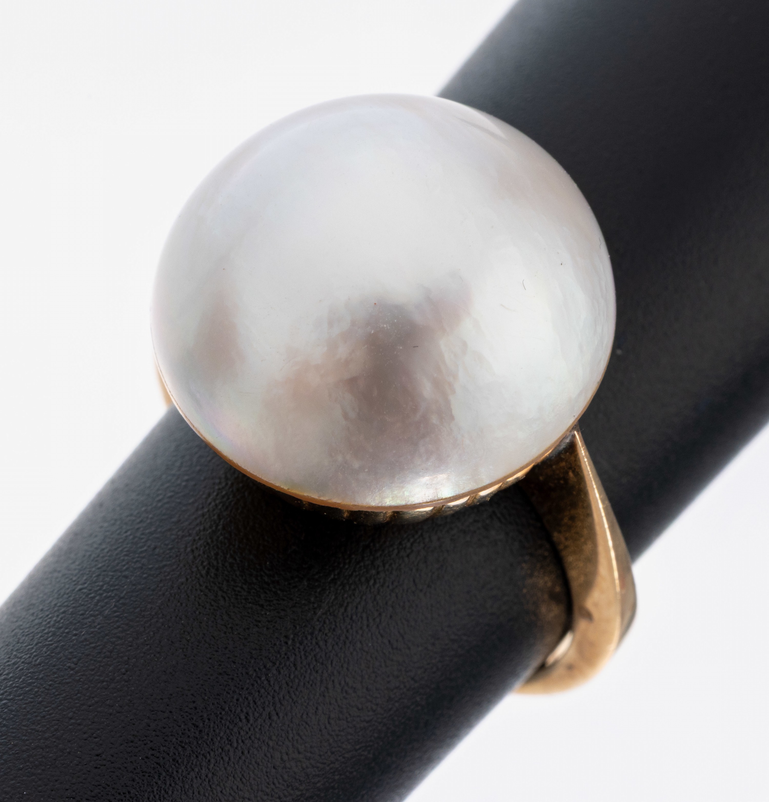 Image 27055204 - 14 kt gold pearl-ring , YG 585/000, mabepearl, diam. approx. 17.3 mm, ringsize ...