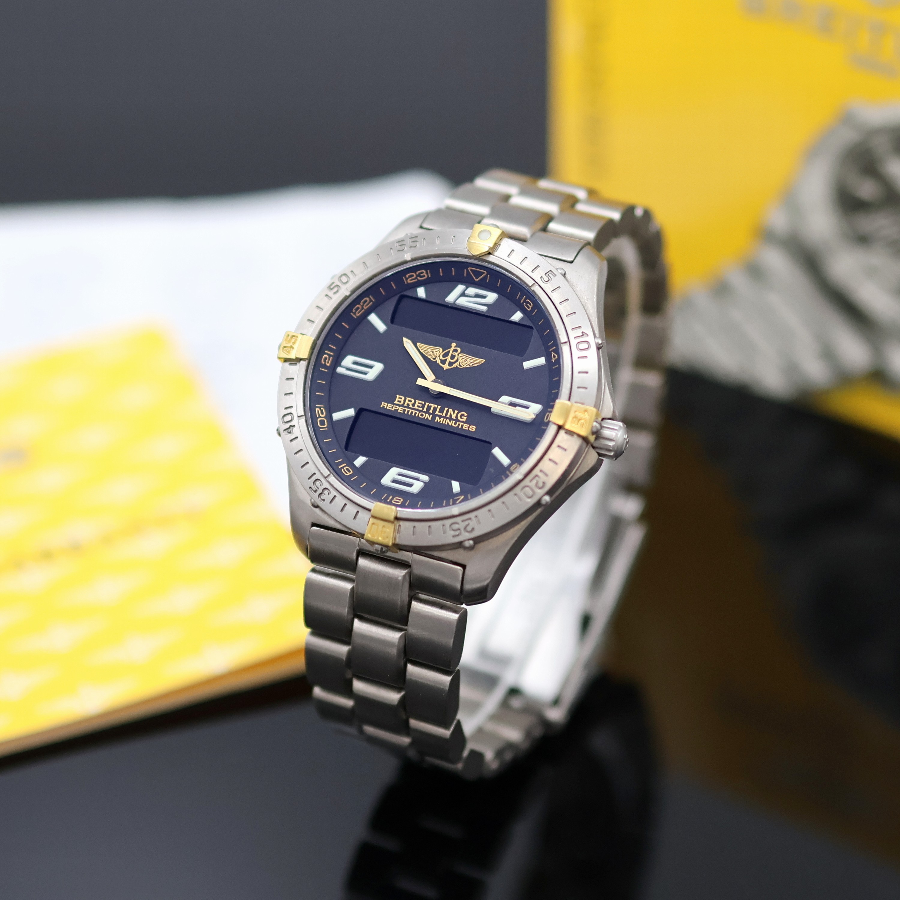 Image 27055370 - BREITLING Herrenarmbanduhr Aerospace Referenz F65362, Chronometer in Titan/Gold ...