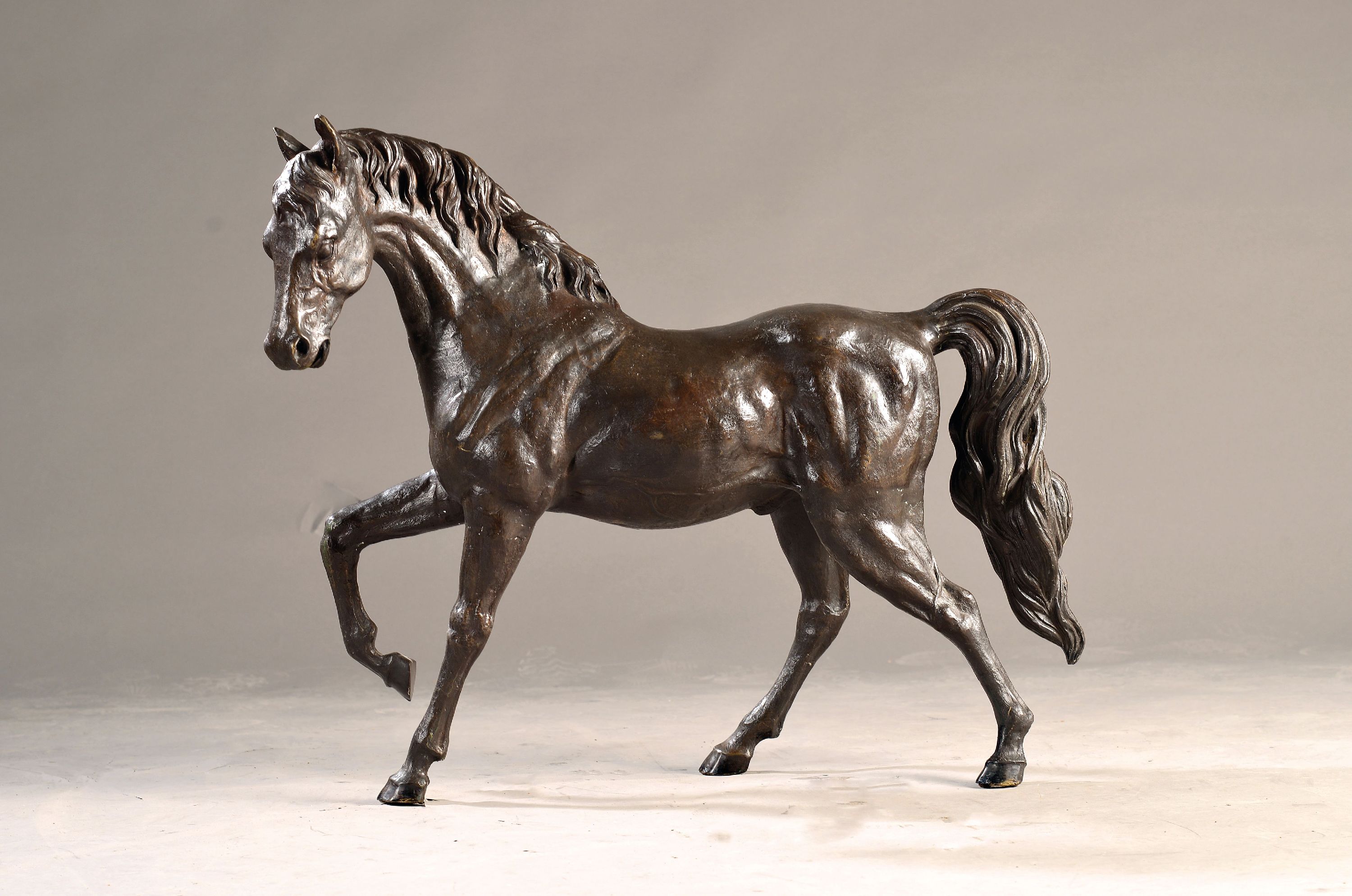 Image 27055445 - Große Skulptur eines Pferdes, neuzeitlich, Bronzeguß, naturalistische Darstellung, H. ...