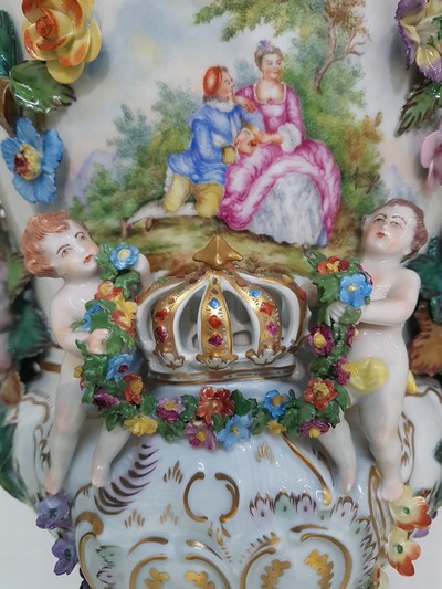 27055457l - Sehr große Prunk-Deckelvase, Sächsische Porzellan-Manufaktur Dresden, Potschappel, nach ...