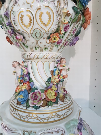 27055457m - Sehr große Prunk-Deckelvase, Sächsische Porzellan-Manufaktur Dresden, Potschappel, nach ...