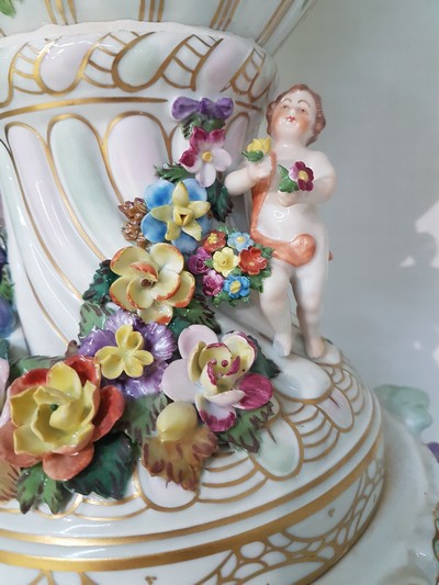 27055457n - Sehr große Prunk-Deckelvase, Sächsische Porzellan-Manufaktur Dresden, Potschappel, nach ...