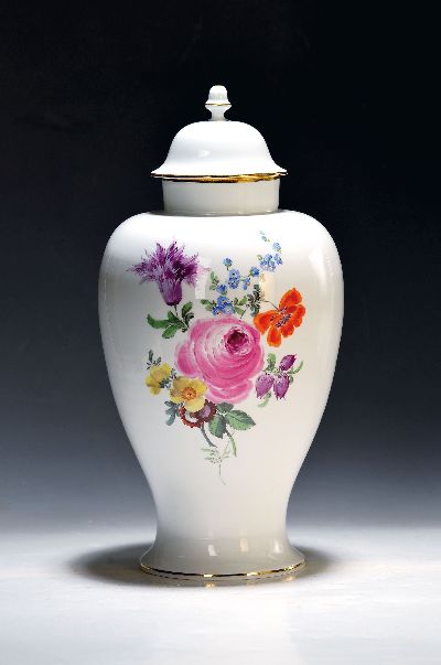 Image Deckelvase, Meissen, 20. Jh., 2. Wahl, Porzellan, Goldränder, bunte Blumenmalerei, H. ...