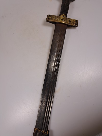 27056005e - Schwert, Tuareg/Fulbe, Nordafrika, 19.Jh., gekehlte Stahlklinge, rostig, Eisen- und ...