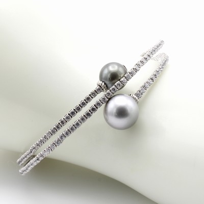 27056471a - Flexible Armspange mit Tahitizuchtperlen und Zirkonia, 925er Silber, 3-rhg. Design