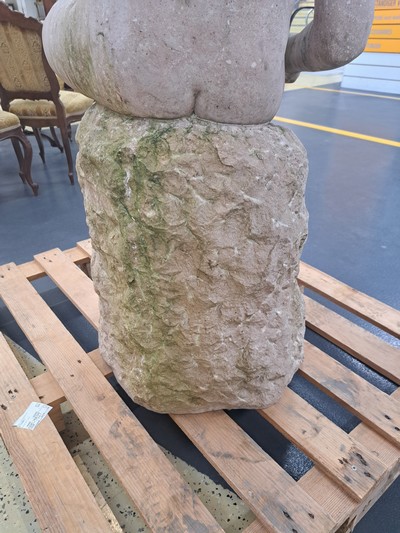 27056607m - Große Skulptur eines Dornausziehers, Wolfgang Schwaiger Henndorf am Wallersee, aus sog. ...