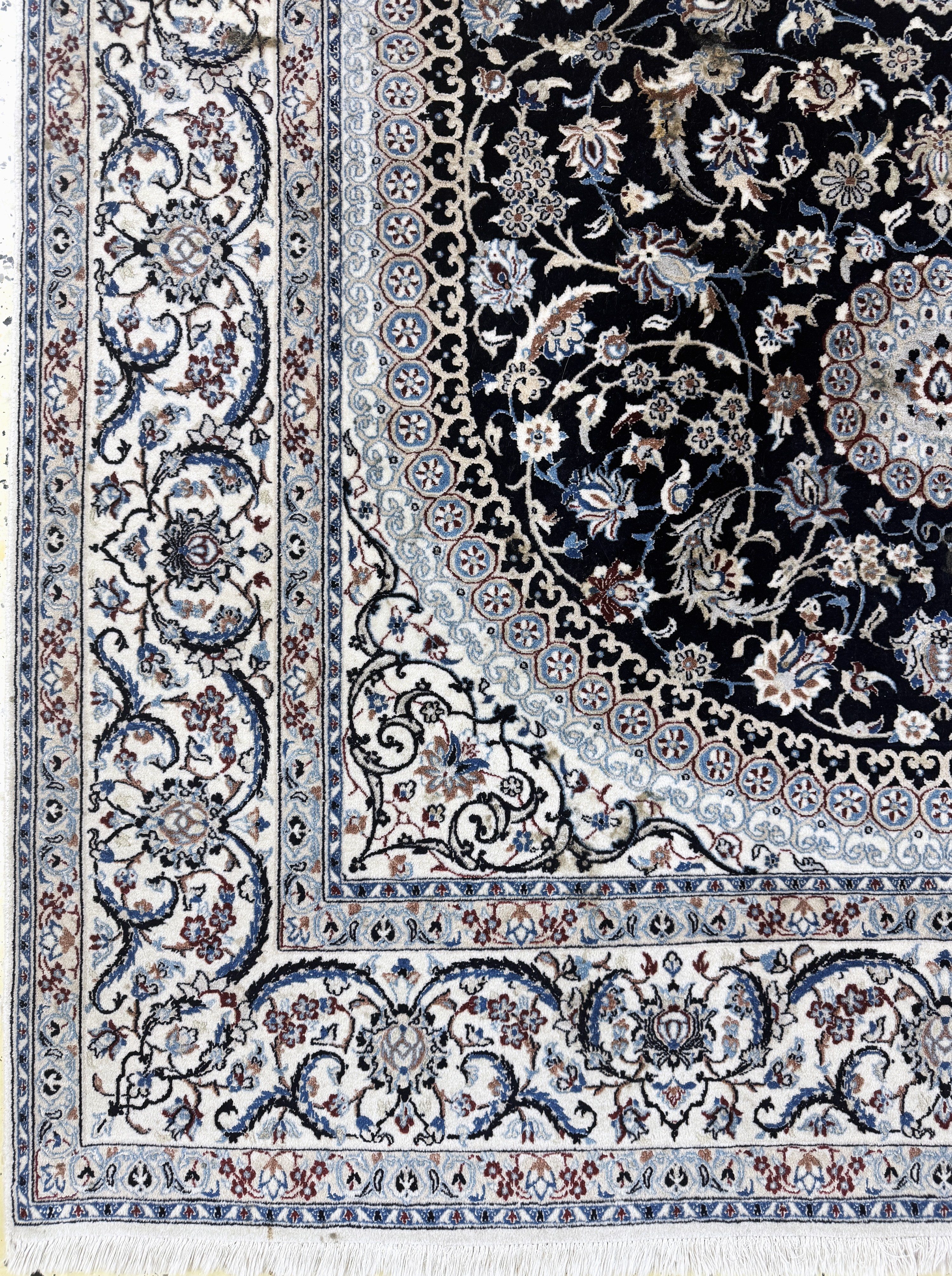 Detail b: Nain fein(6 La), Persien, Ende 20.Jhd, Korkwolle mit Seide, ca. 250 x 155 cm, ca. 1,0Mio. Kn/qm, Reinigungsbedürftig, EHZ: 2