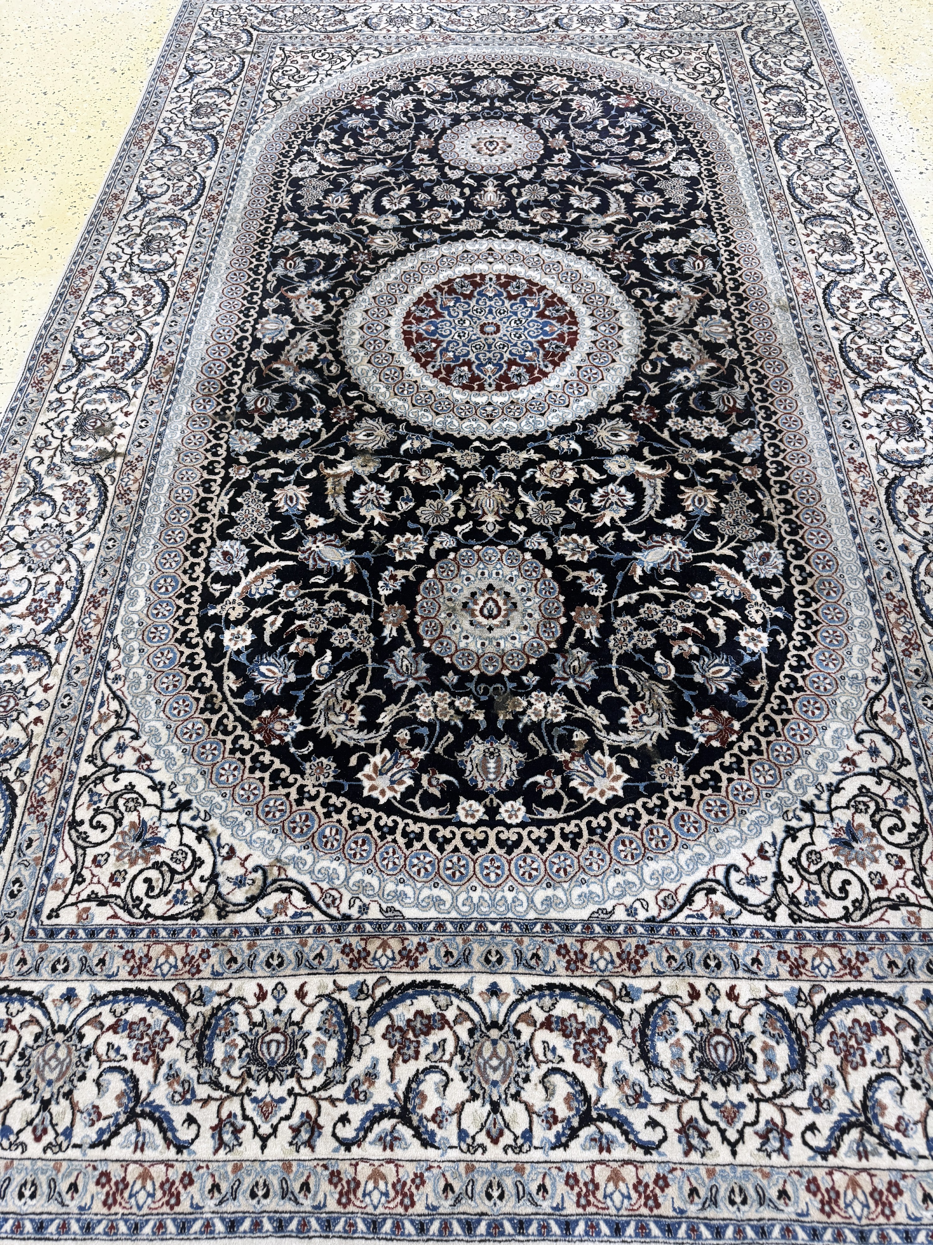 Detail f: Nain fein(6 La), Persien, Ende 20.Jhd, Korkwolle mit Seide, ca. 250 x 155 cm, ca. 1,0Mio. Kn/qm, Reinigungsbedürftig, EHZ: 2